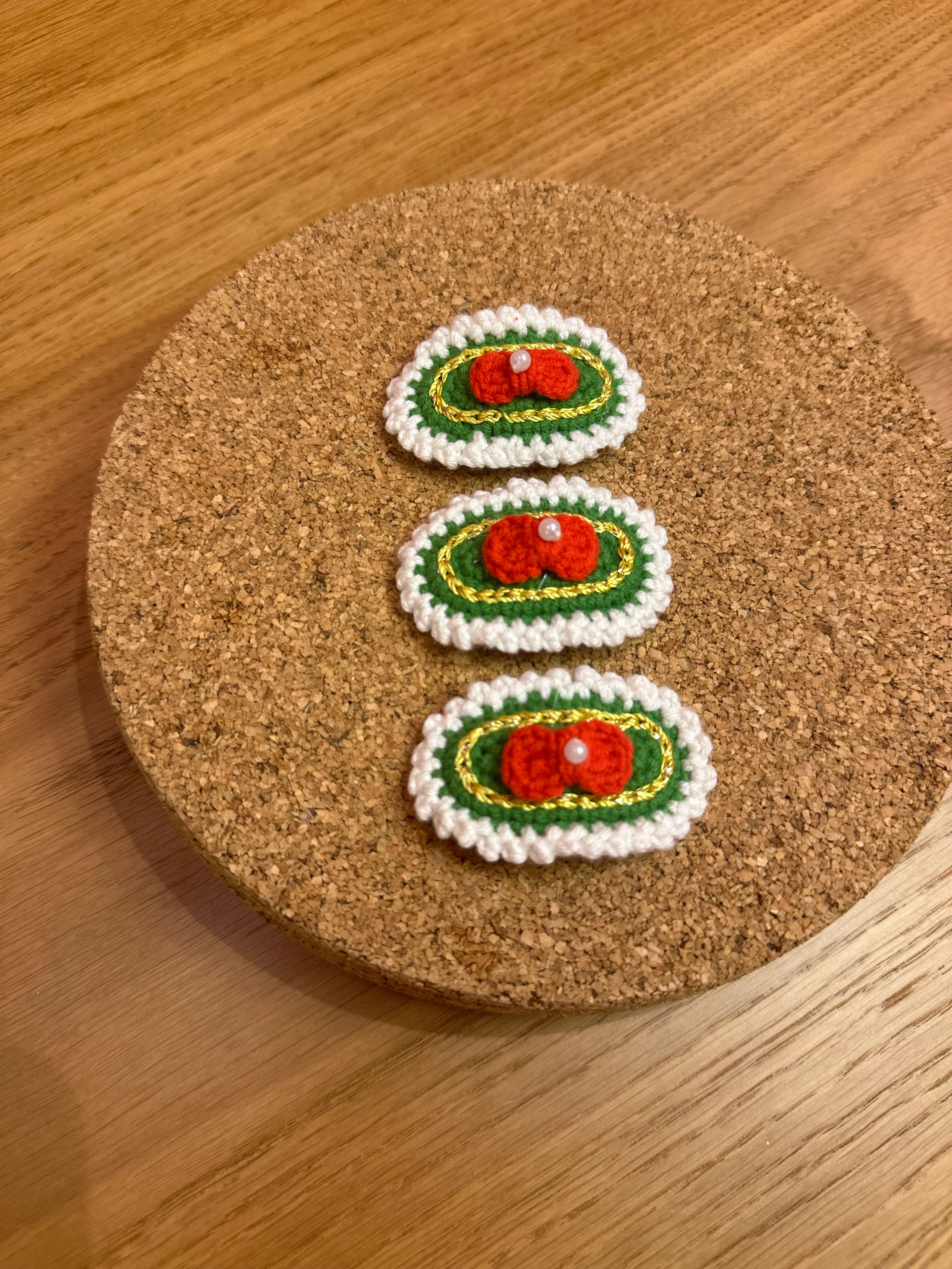 İncili Kırmızı Kurdele Örgü Çıtçıt Toka