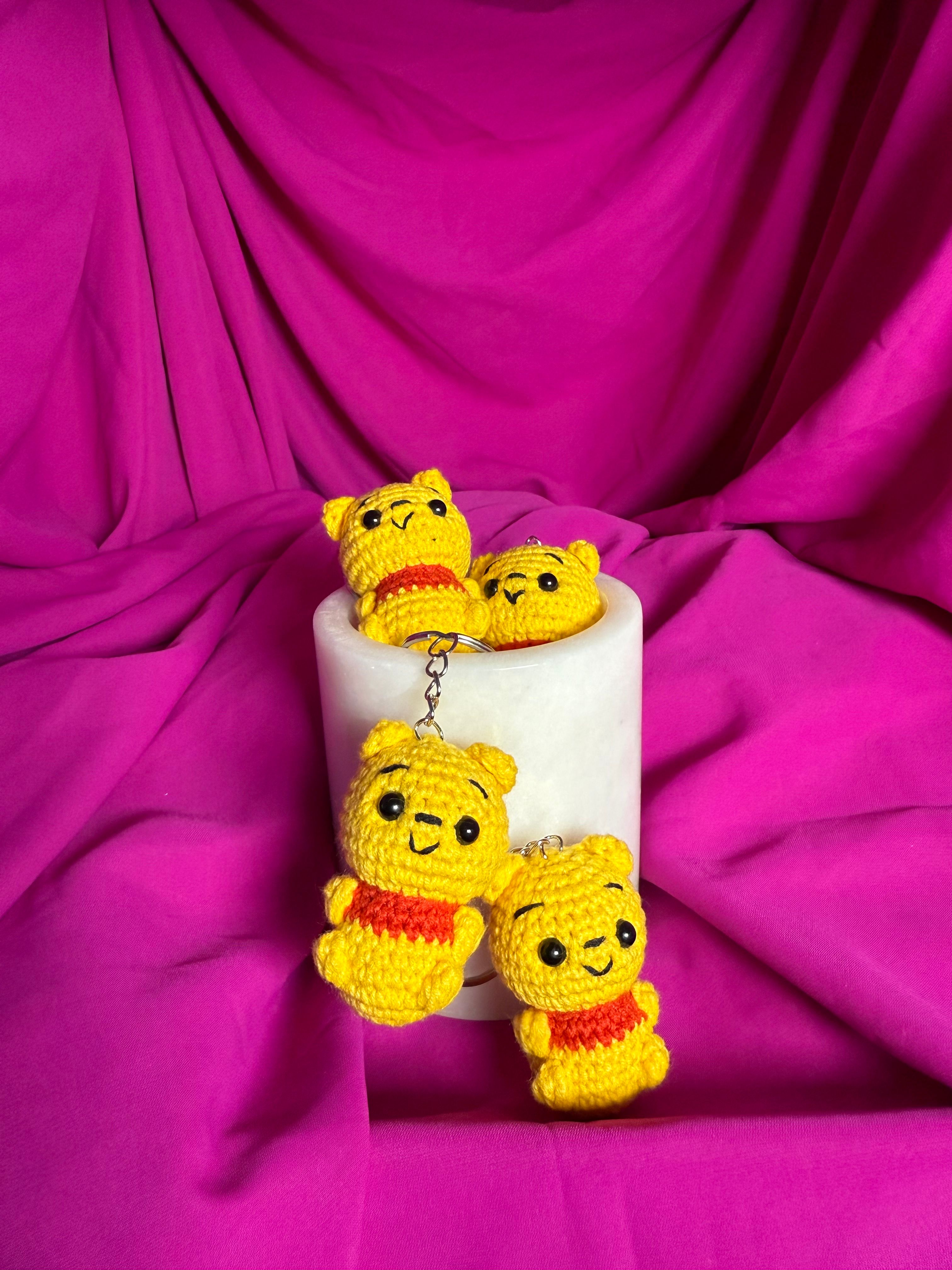 Winnie The Pooh El Örgüsü Anahtarlık