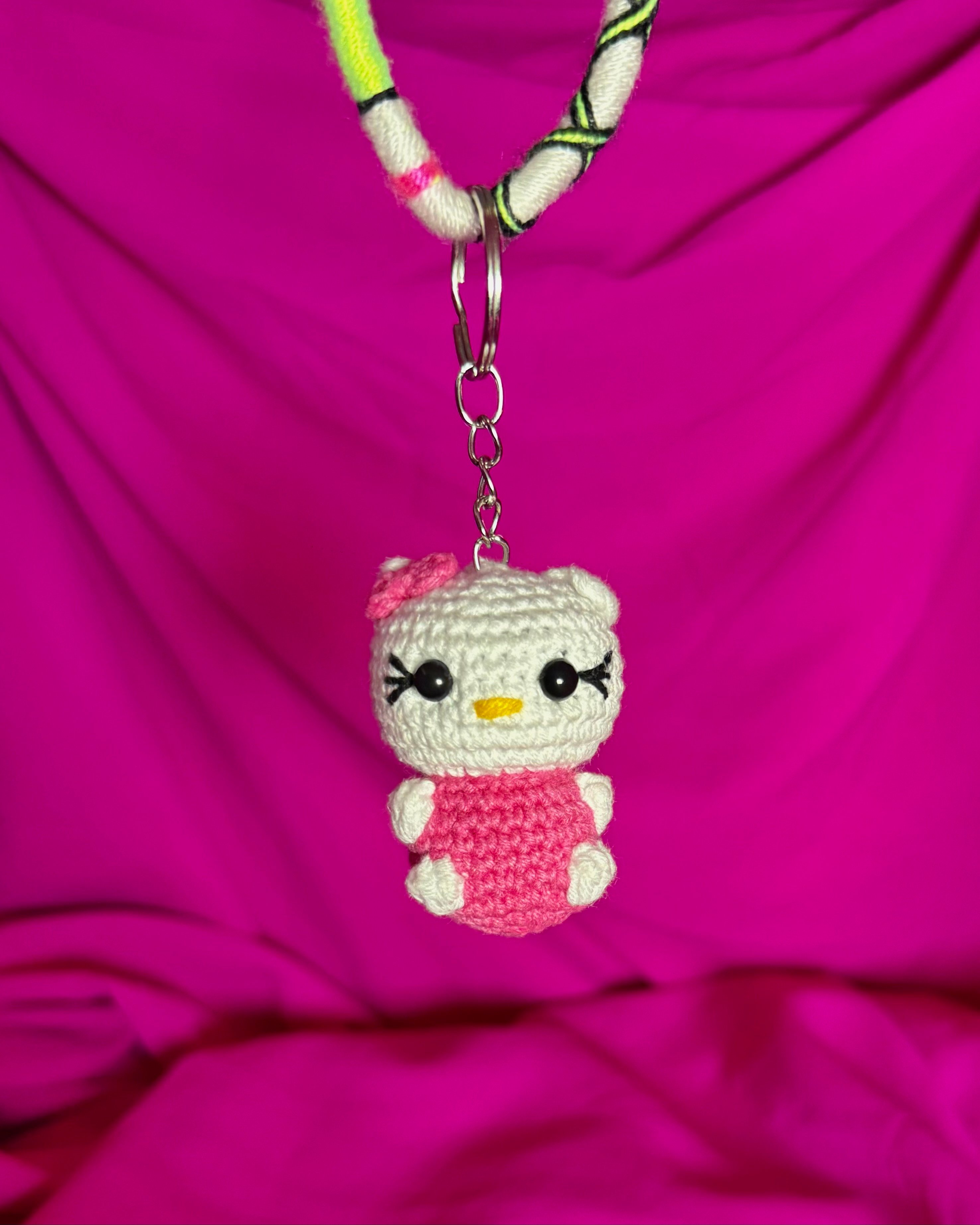 Hello Kitty El Örgüsü Anahtarlık - Pembe