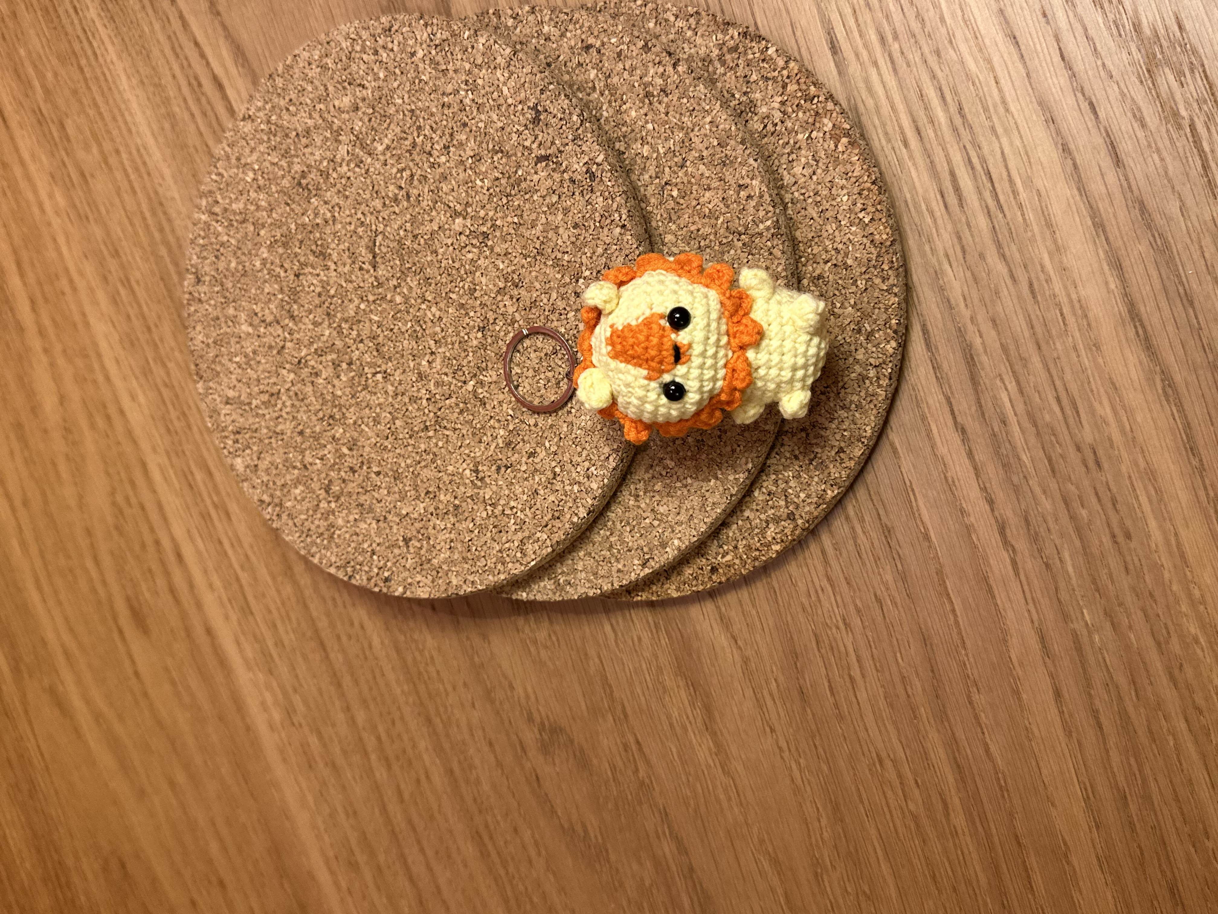 Aslan El Örgüsü Anahtarlık