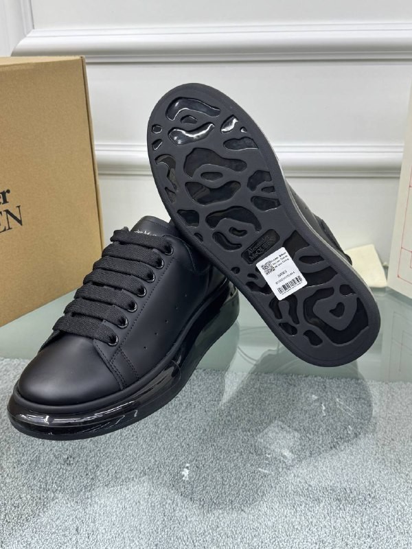Oversize Siyah Deri Sneaker