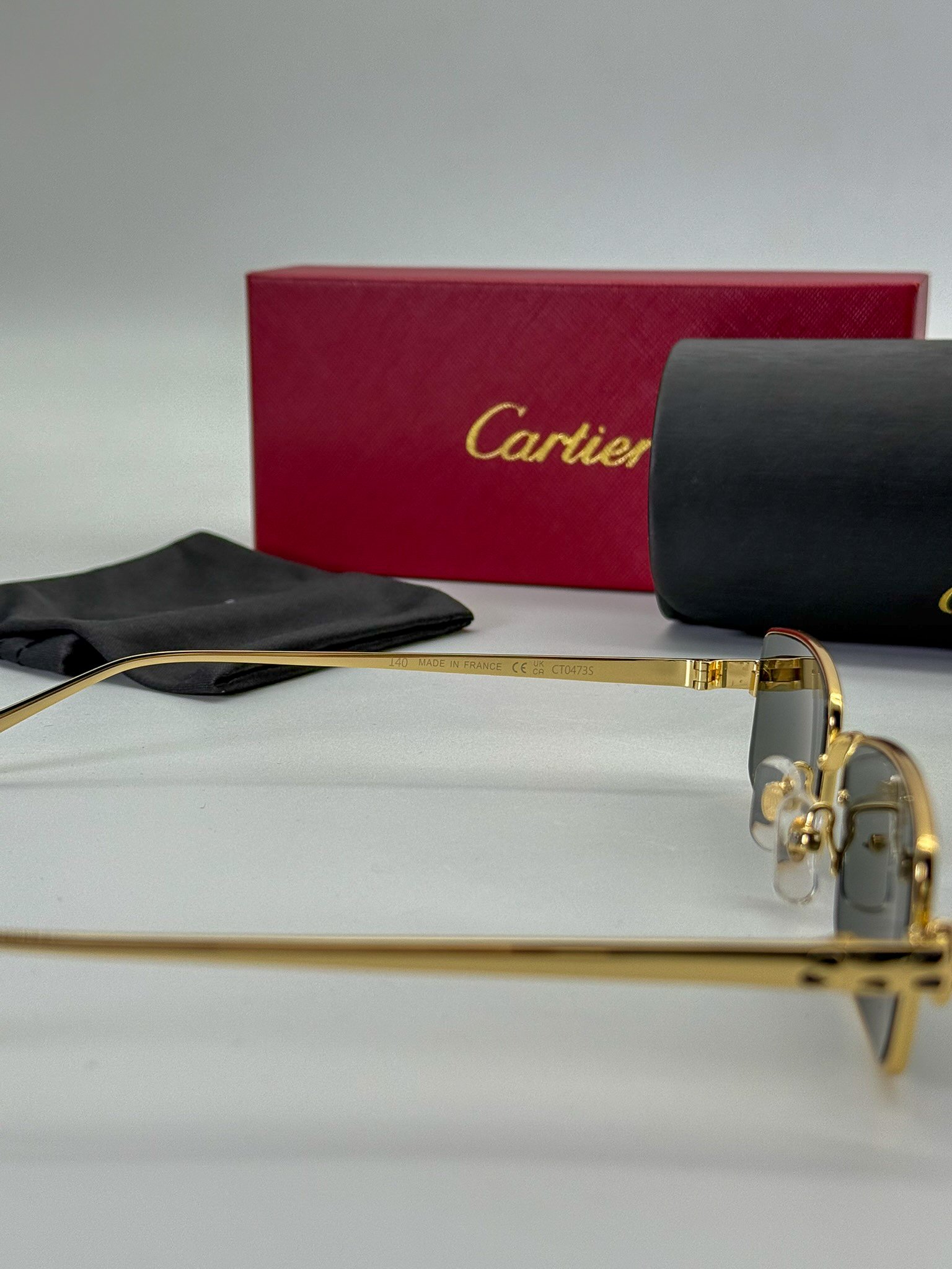 Altın Çerçeve Detaylı Full Set Güneş Gözlüğü
