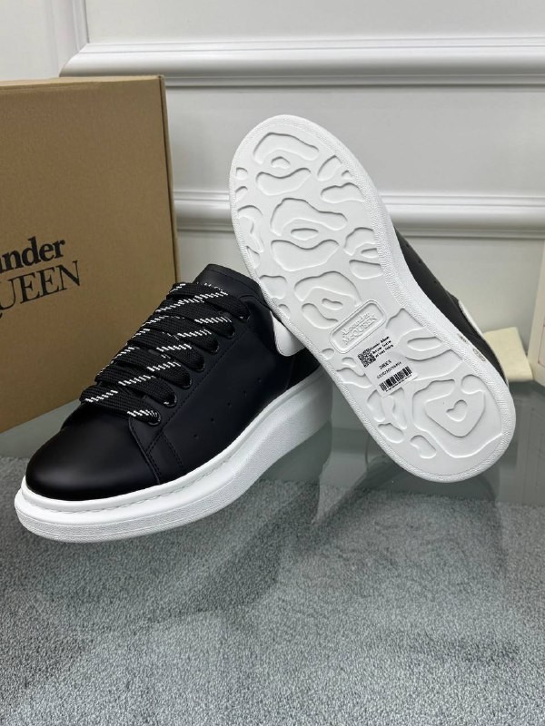 Oversize Siyah Deri Sneaker