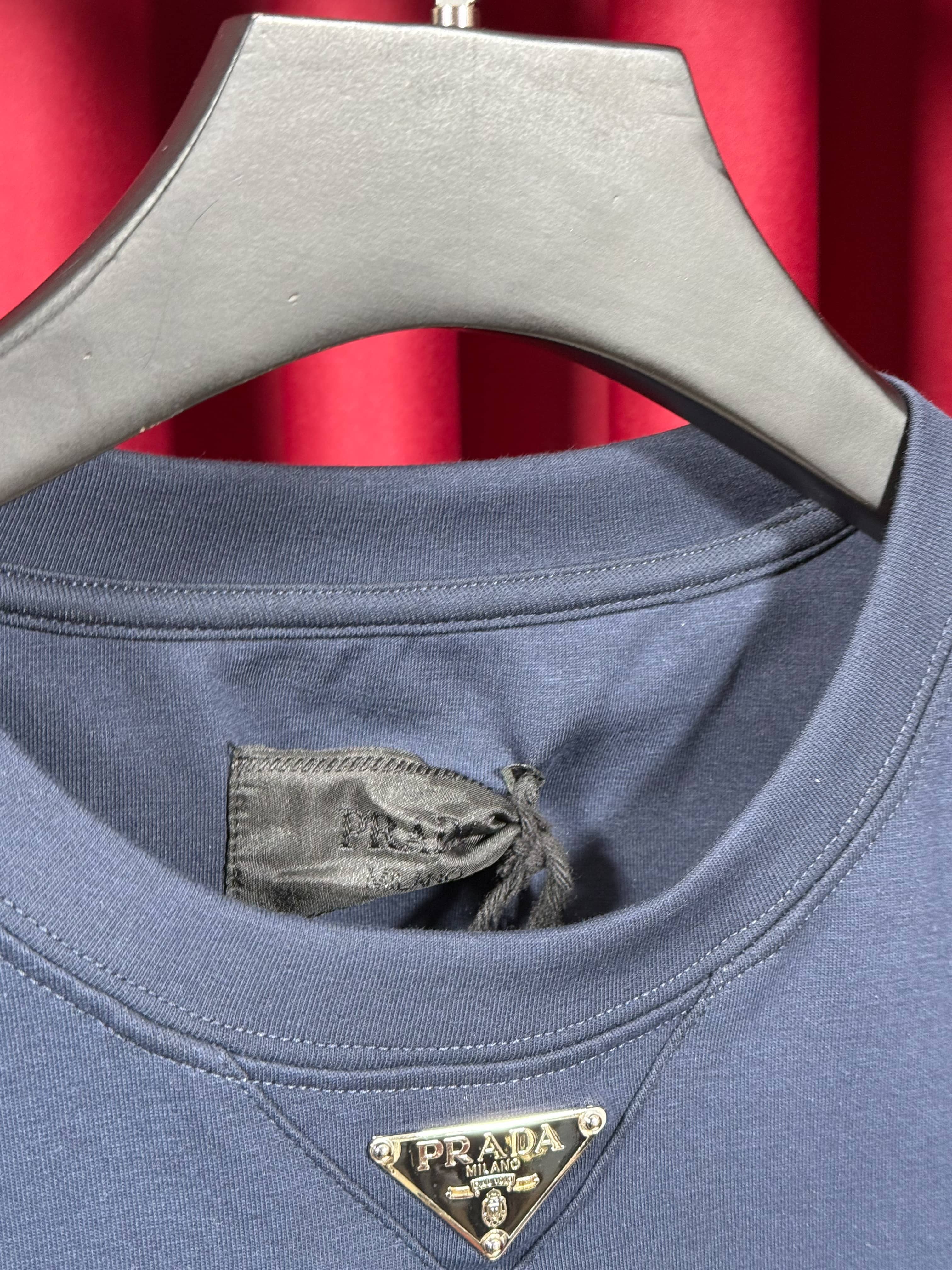 Göğüste Metal Plaka Logo Detaylı Lacivert Erkek Sweatshirt