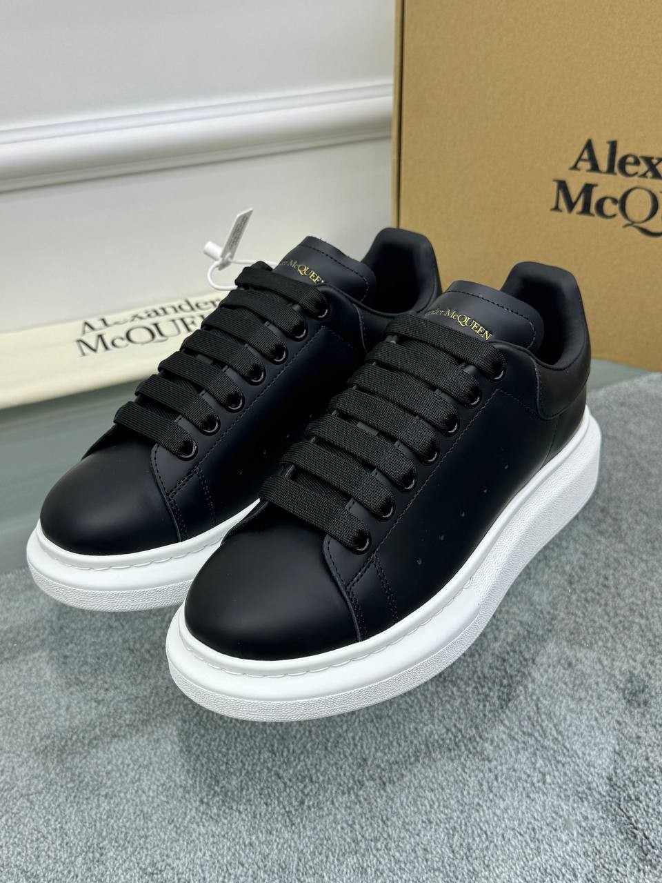 Oversize Siyah Deri Sneaker