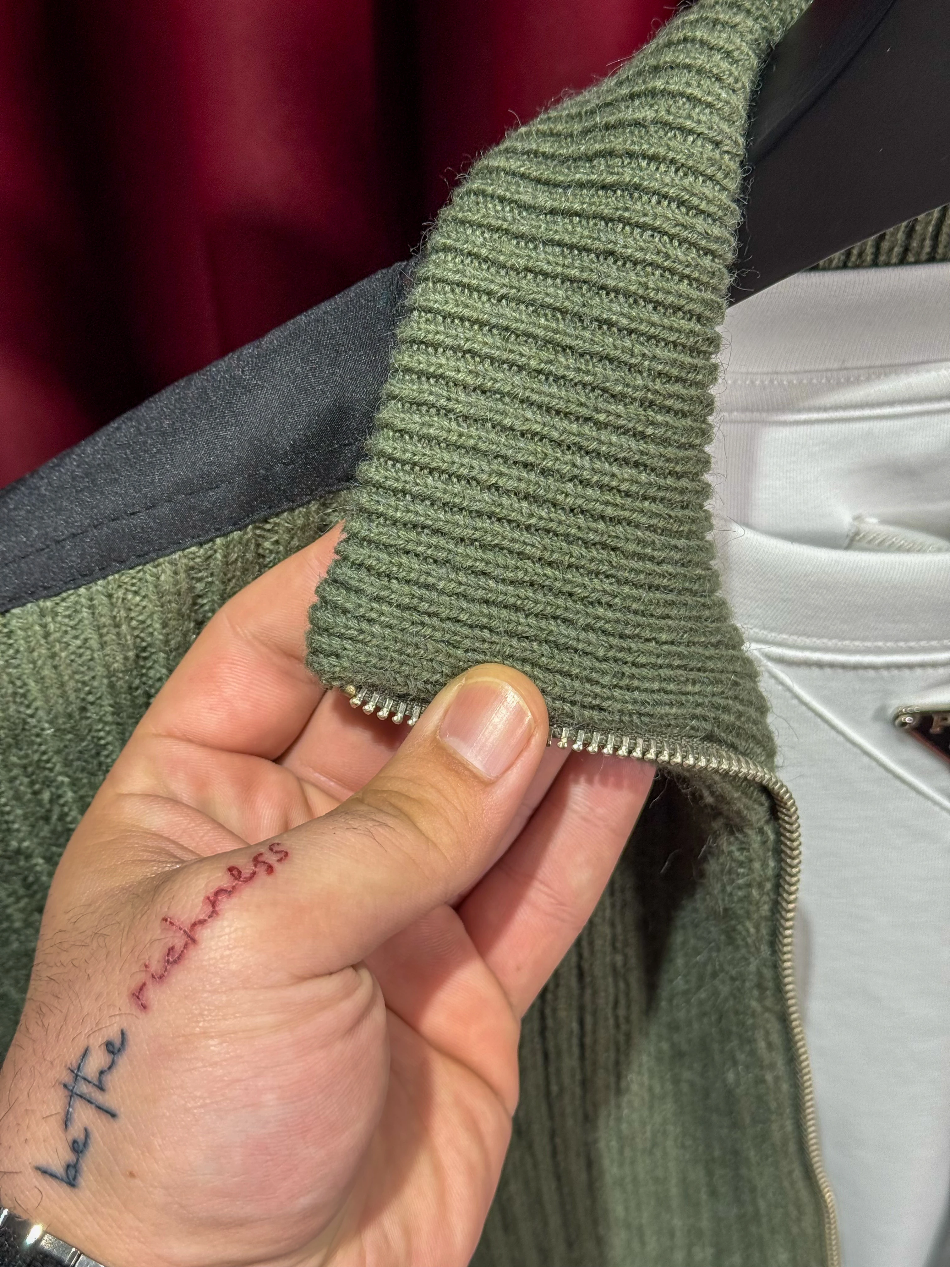 Plaka Logo Detaylı Tam Fermuarlı Triko