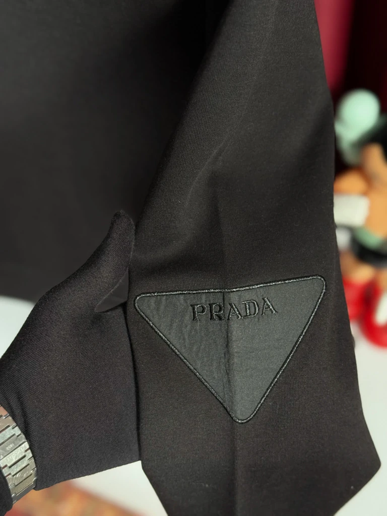 Kolda Yama Detaylı Siyah Erkek Sweatshirt