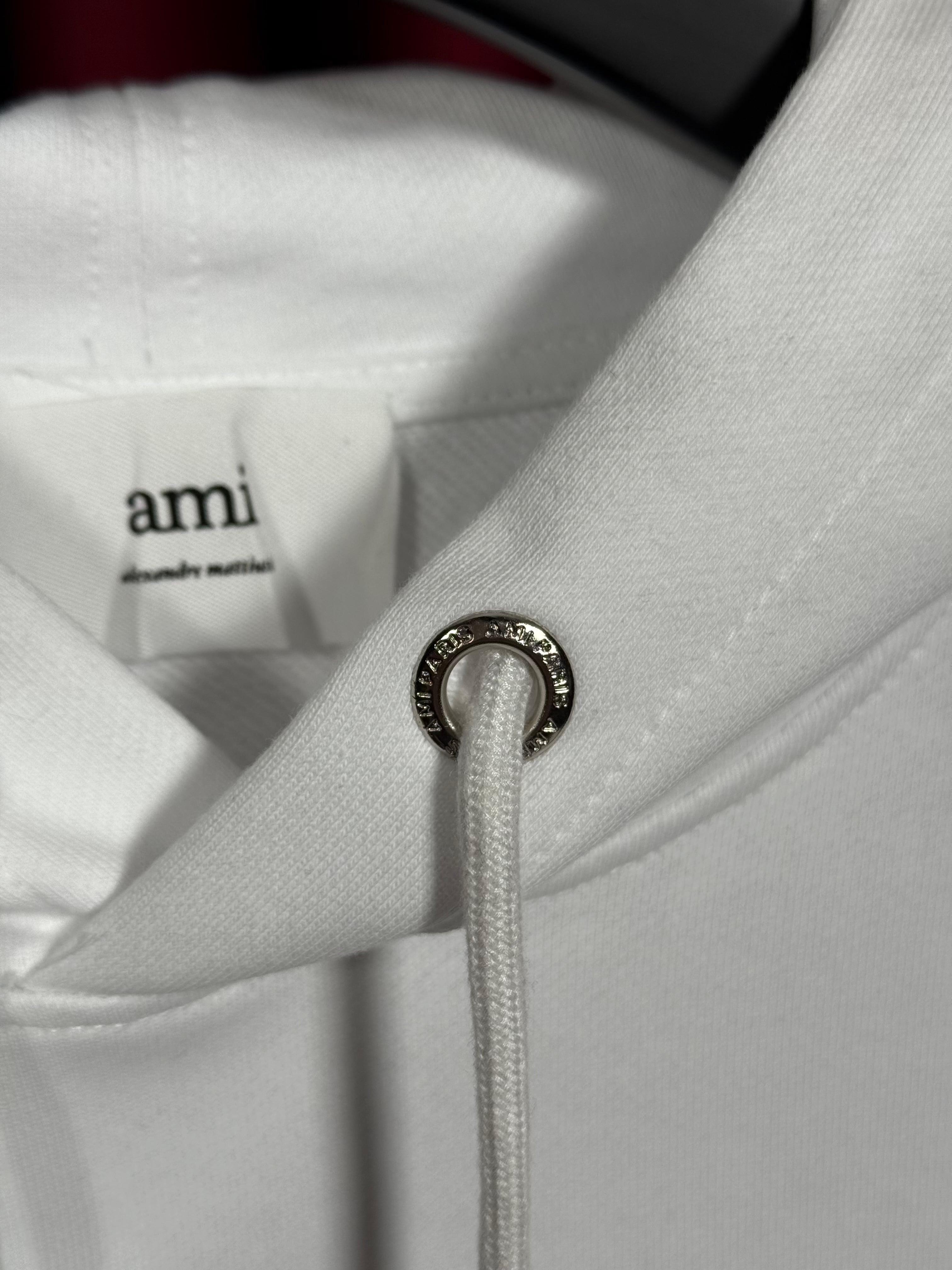 Kalp Logo Detaylı Beyaz Kapşonlu Erkek Sweatshirt