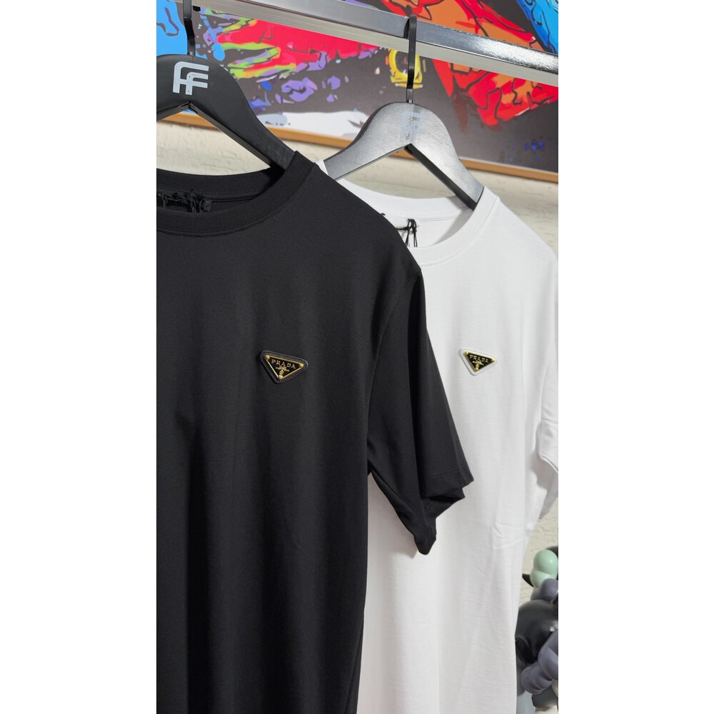 Altın Logo Detaylı Erkek T-shirt