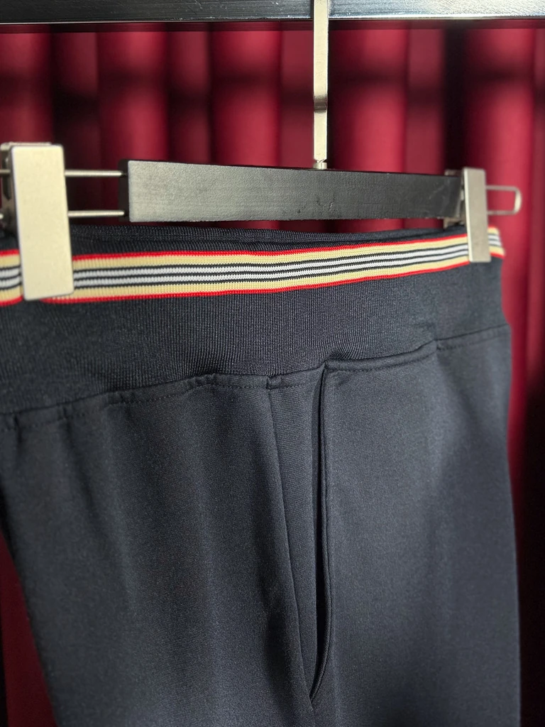 Şerit Detaylı Lacivert Eşofman Takımı