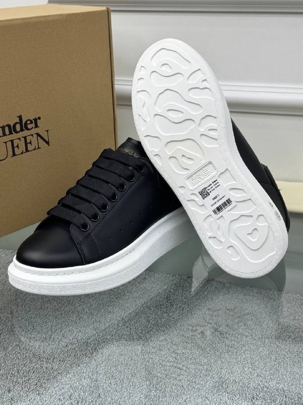 Oversize Siyah Deri Sneaker