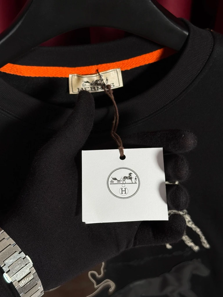 İthal Nakış İşlemeli Siyah Erkek Sweatshirt