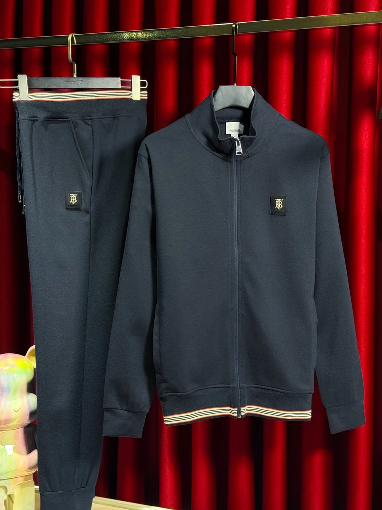 Şerit Detaylı Lacivert Eşofman Takımı