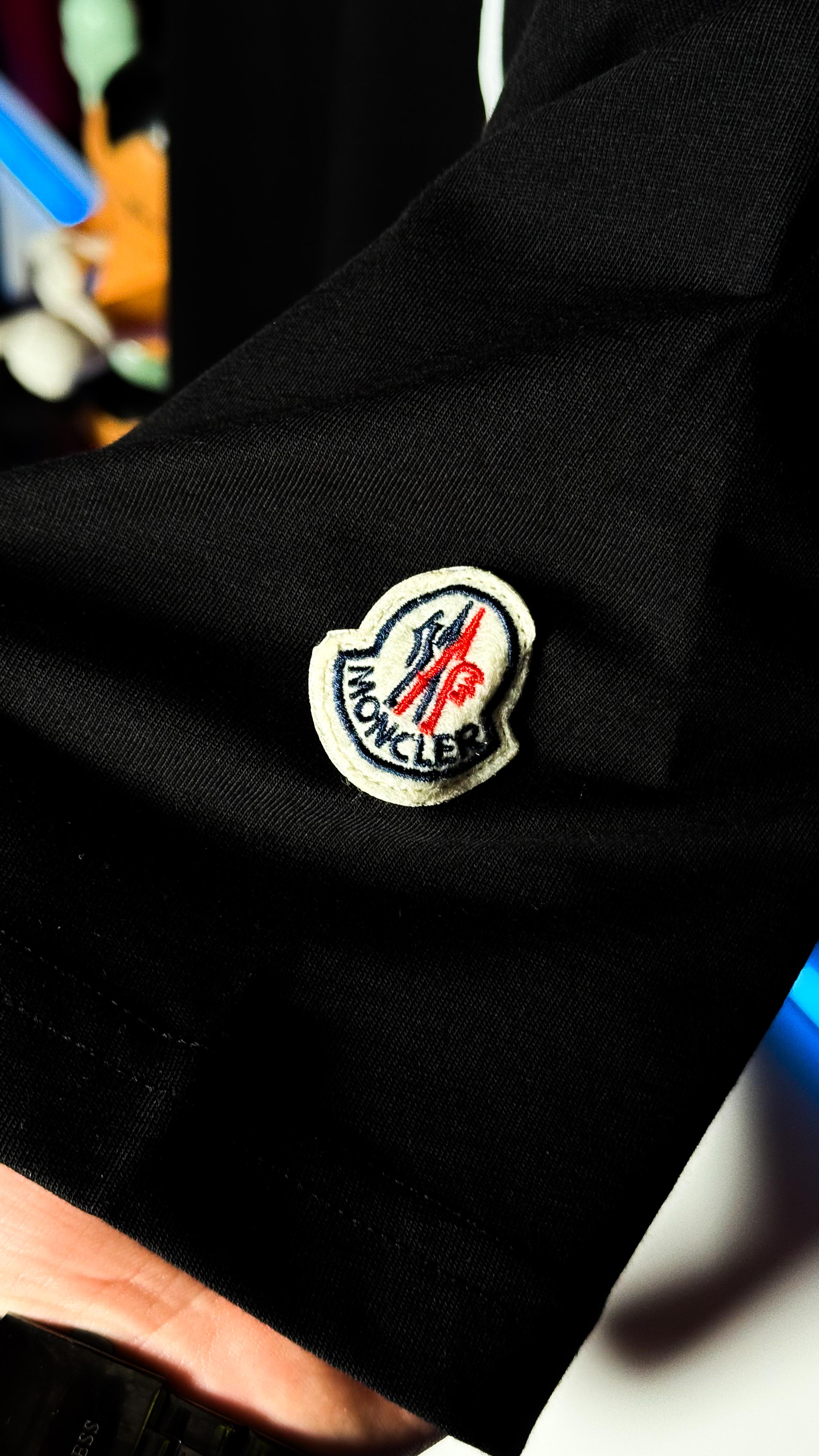 Kol Logo Detaylı Siyah Erkek T-shirt