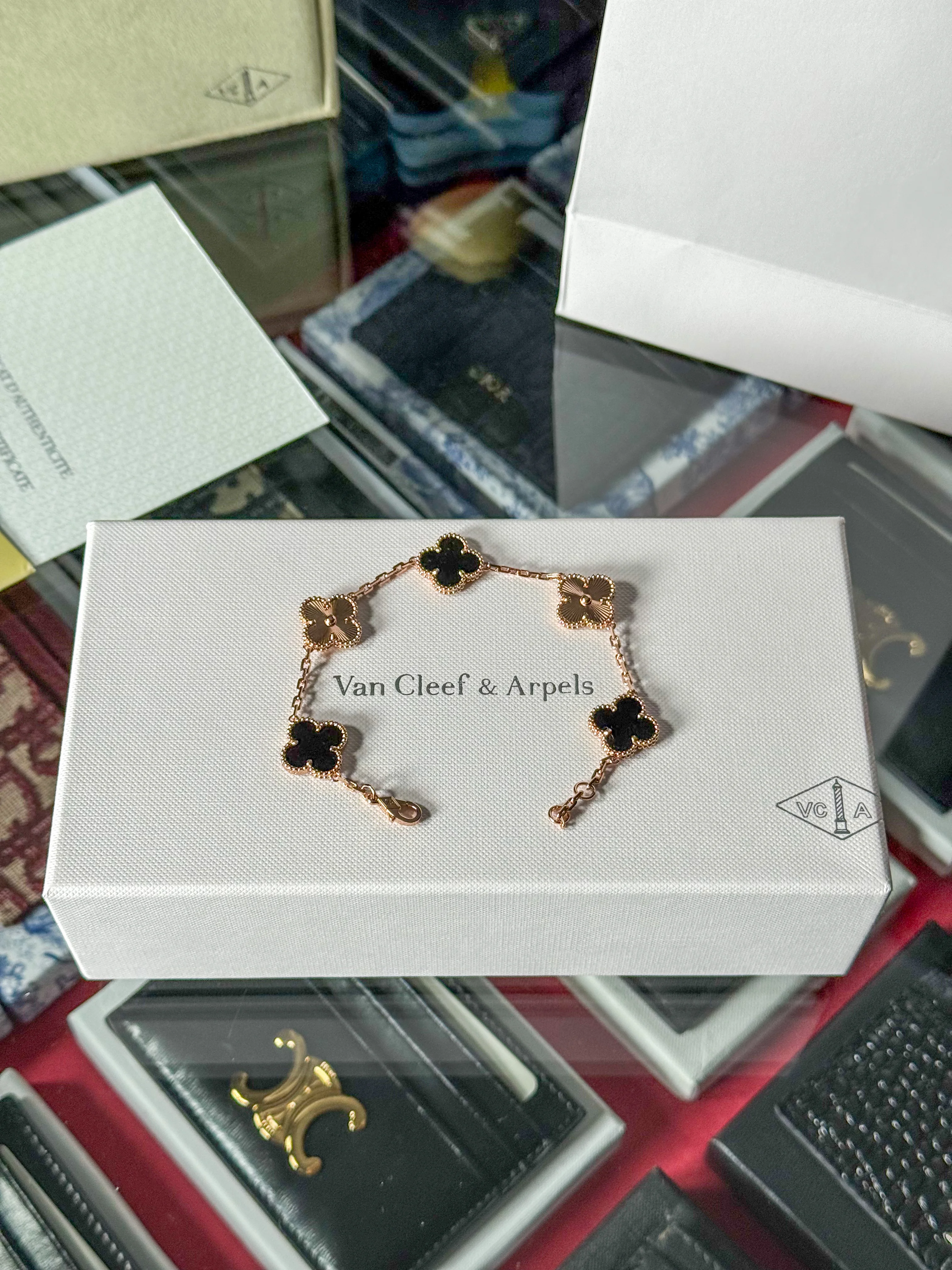 Gold Siyah Taşlı Unisex Bileklik