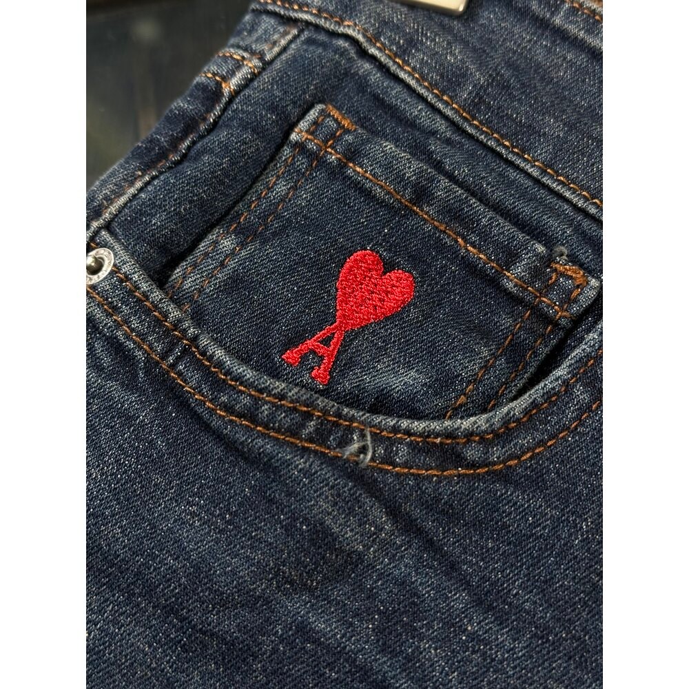 Kalp Logo Detaylı Kot Pantalon