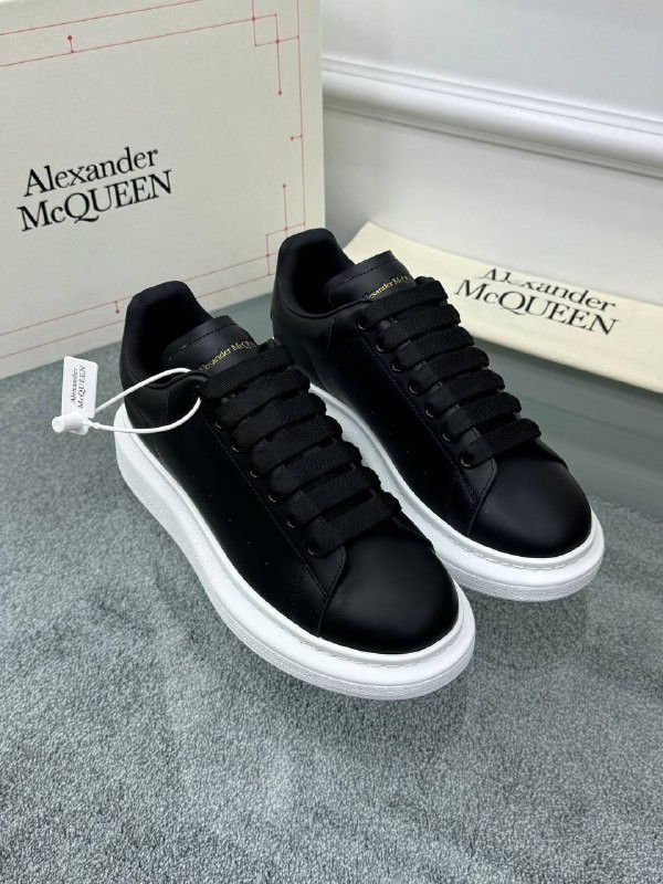 Oversize Siyah Deri Sneaker