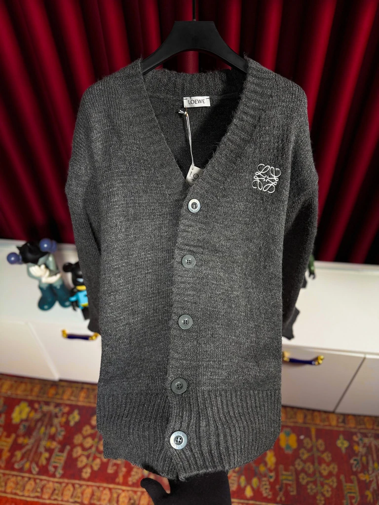 Gri Minimal Nakış Logolu Triko Hırka