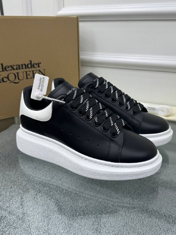 Oversize Siyah Deri Sneaker