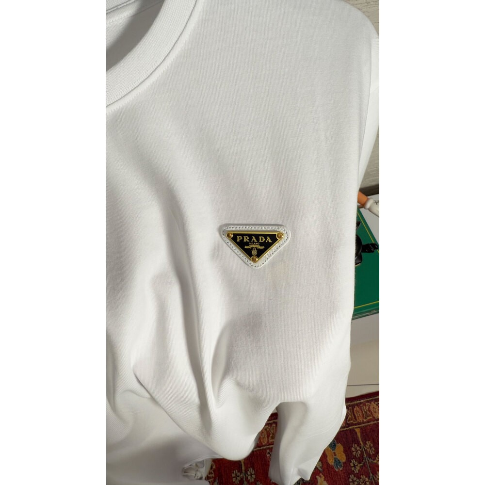 Altın Logo Detaylı Erkek T-shirt