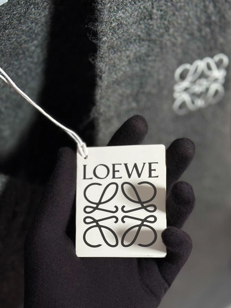 Gri Minimal Nakış Logolu Triko Hırka