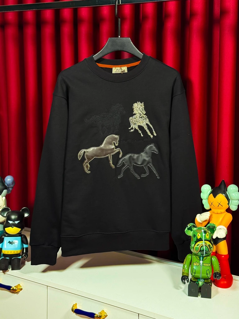 İthal Nakış İşlemeli Siyah Erkek Sweatshirt