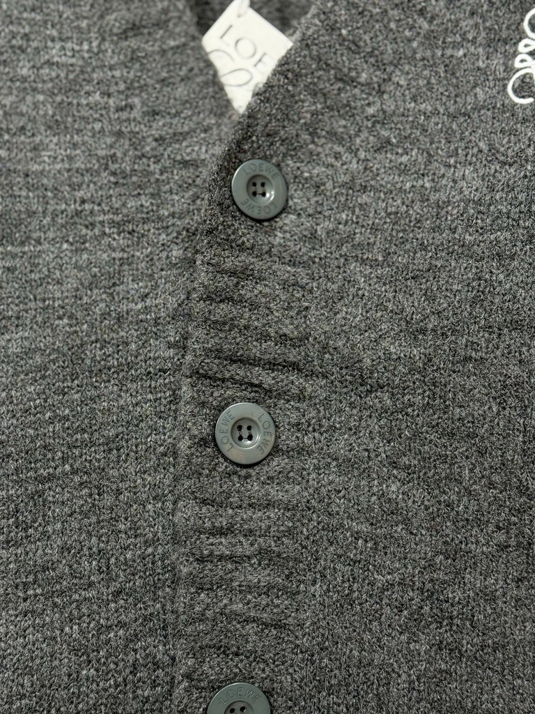 Gri Minimal Nakış Logolu Triko Hırka