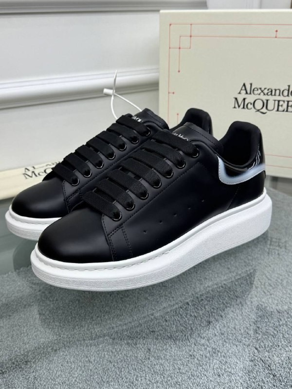 Oversize Siyah Deri Sneaker