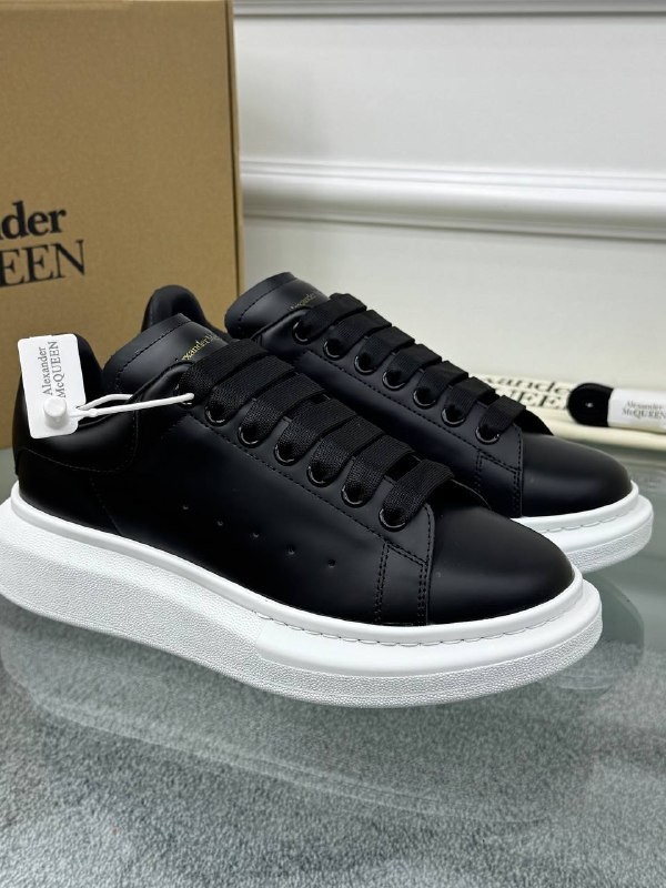Oversize Siyah Deri Sneaker