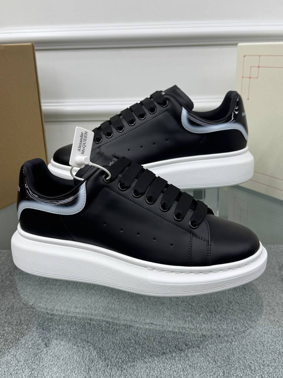 Oversize Siyah Deri Sneaker