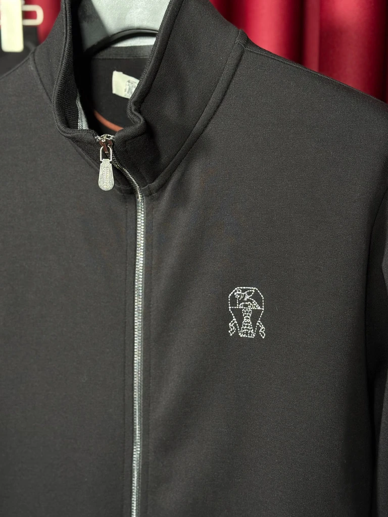 Minimal Logo Detaylı Siyah Eşofman Takımı