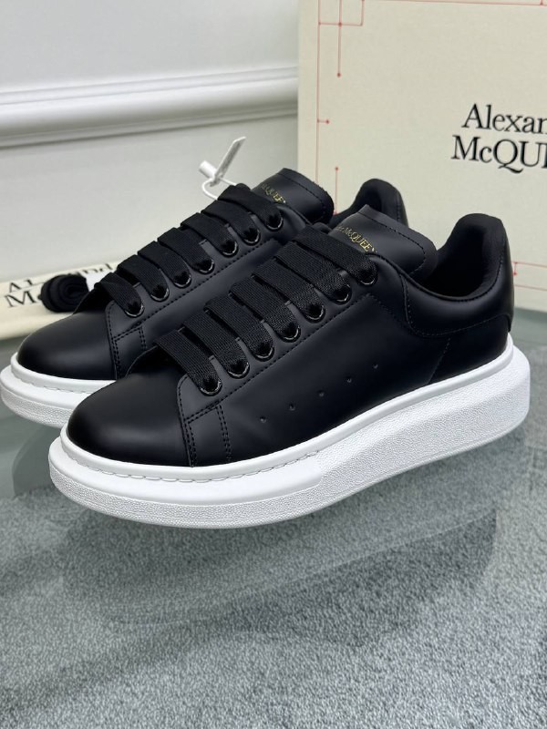 Oversize Siyah Deri Sneaker