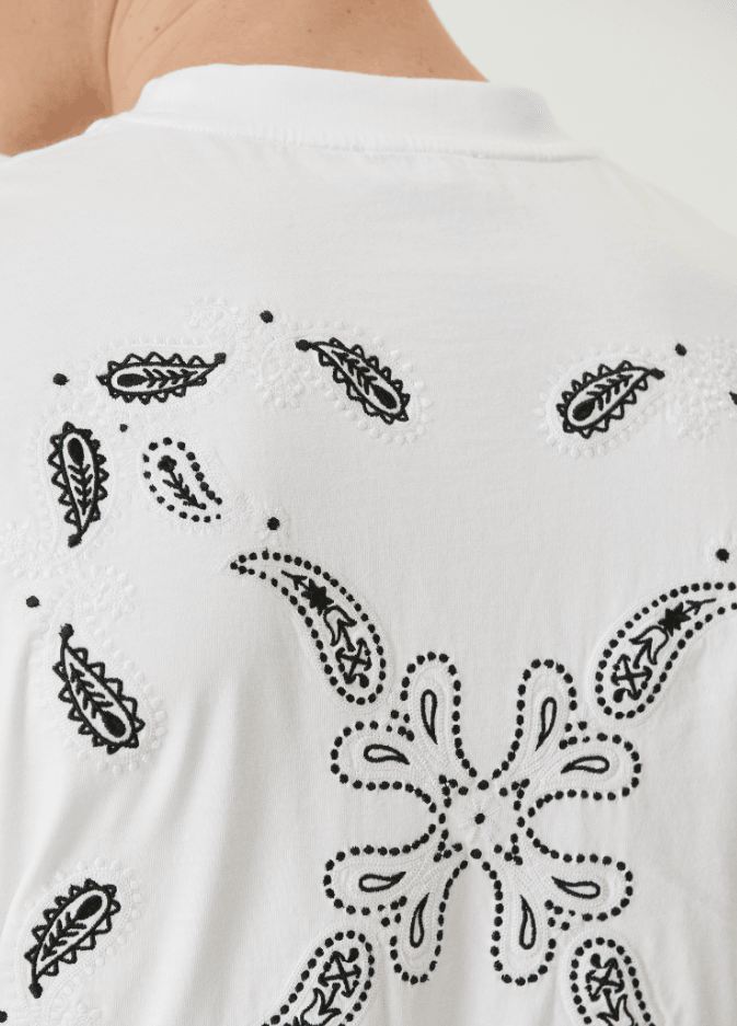 Arka Nakış Detaylı Oversize Beyaz T-shirt