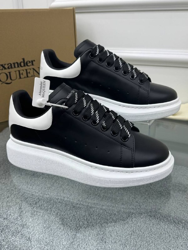 Oversize Siyah Deri Sneaker