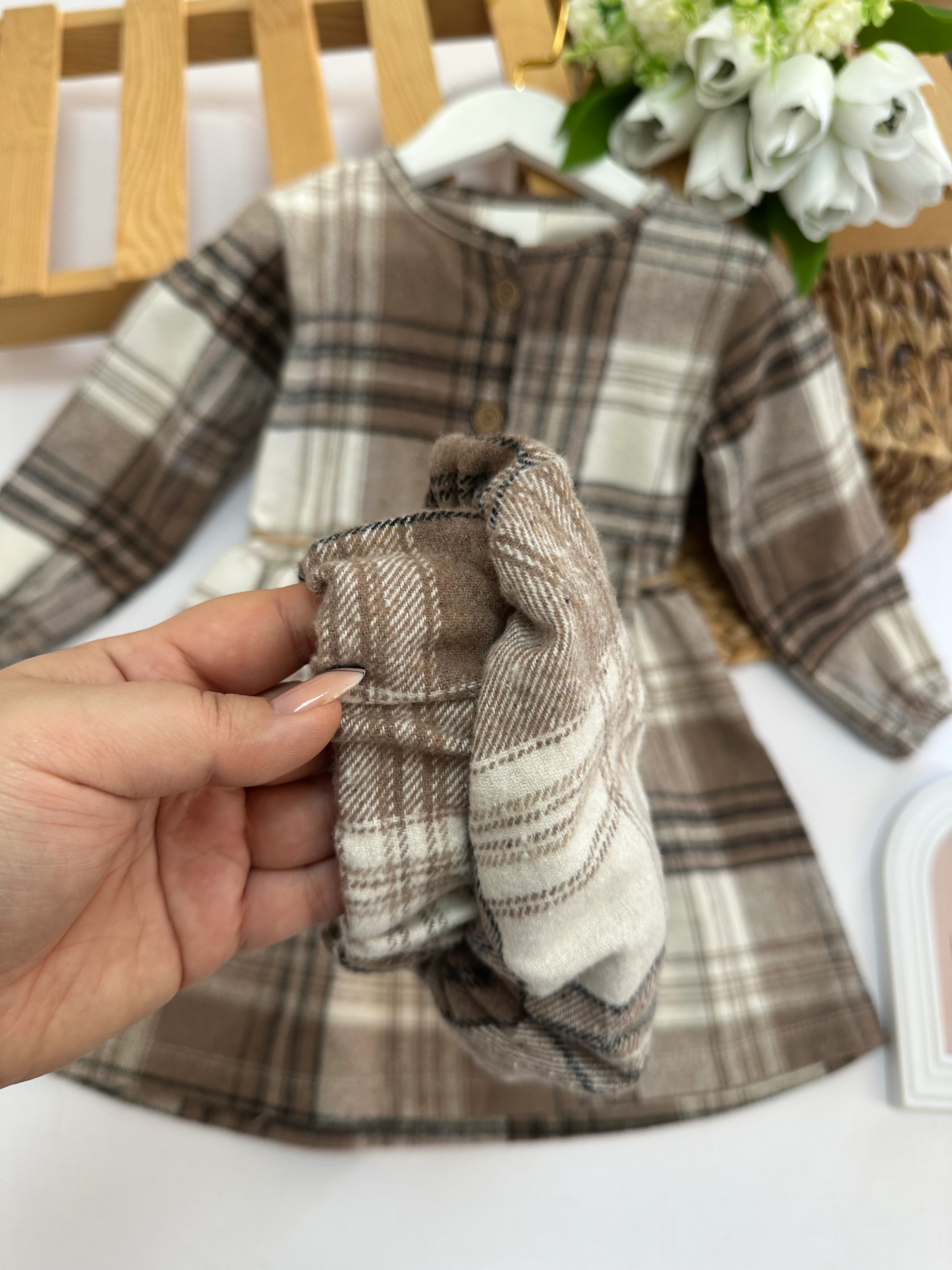 Kız Çoçuk Kahve Ekose Desenli Şapkalı Elbise