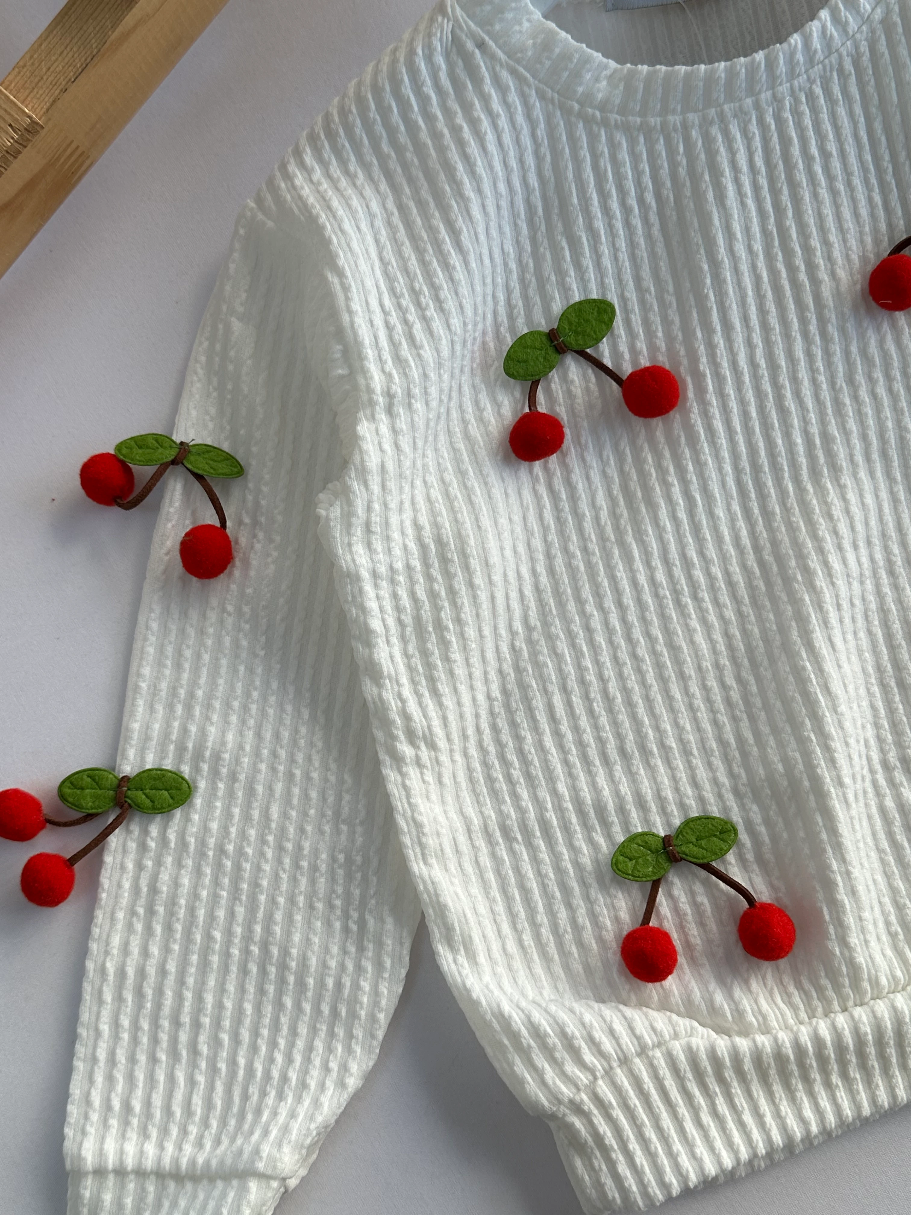 Kız Çocuk Beyaz Kirazlı Badi