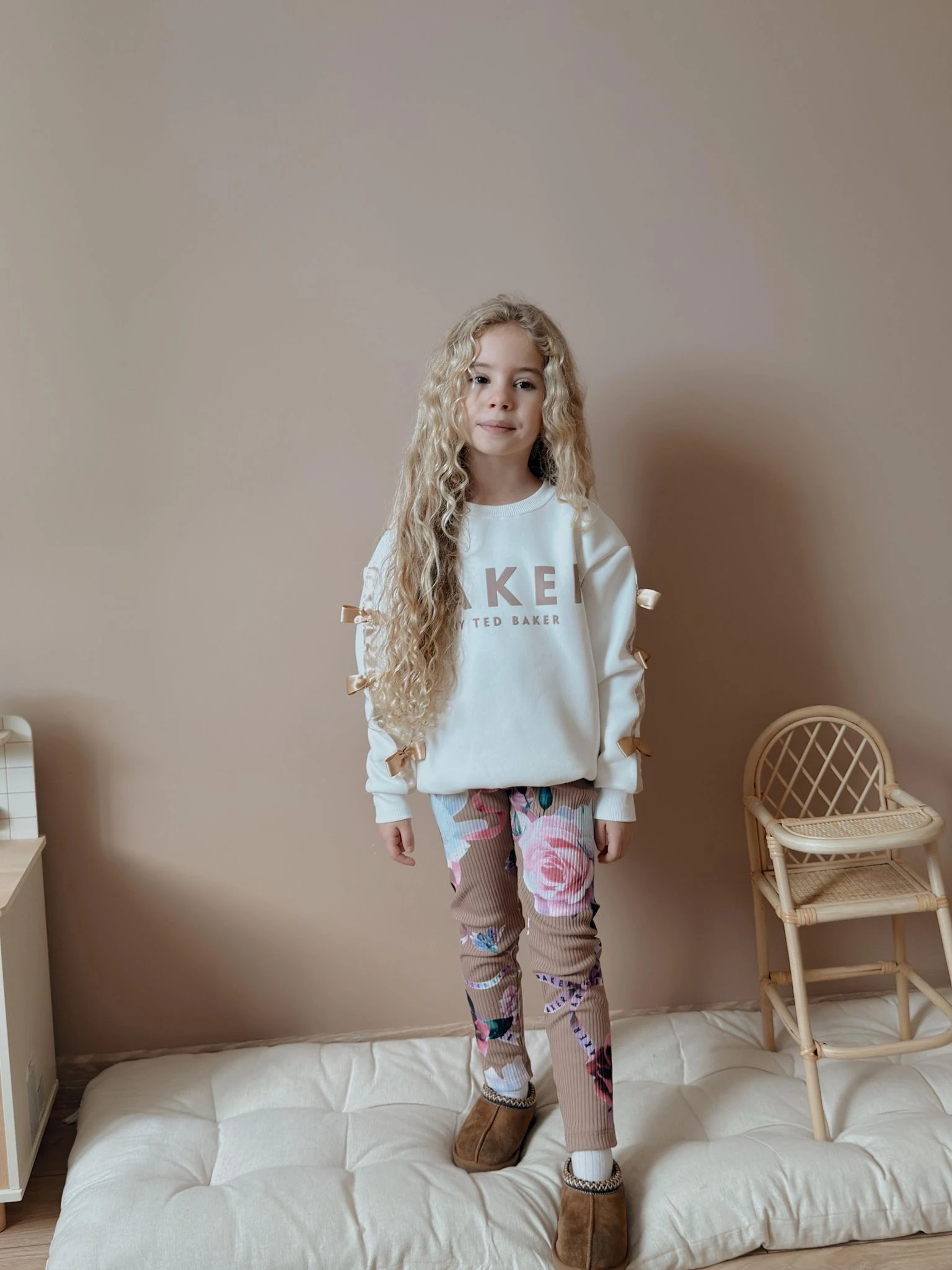 Kız Çocuk Vizon Çiçek Desenli Kolları Fiyonk Taytlı Takım