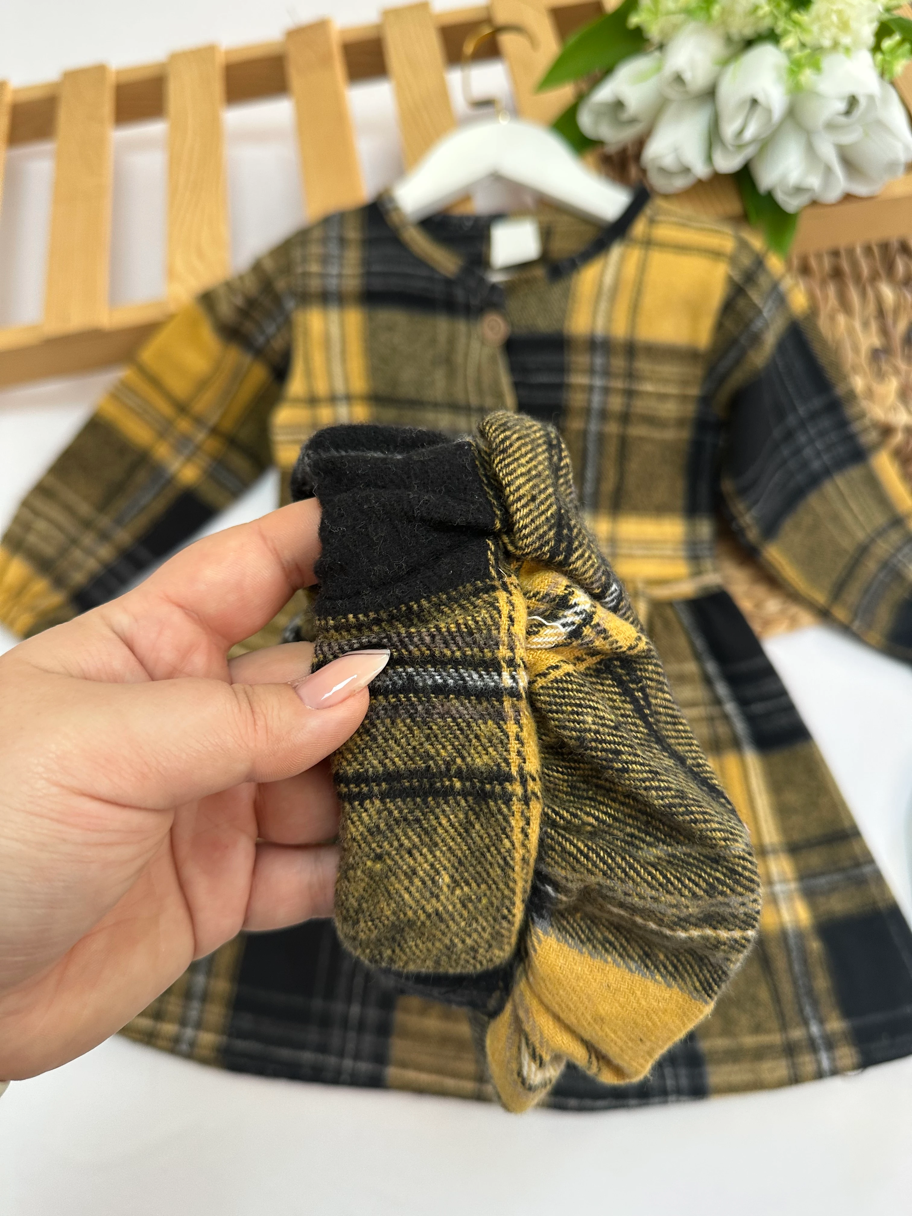 Kız Çoçuk Hardal Ekose Desenli Şapkalı Elbise