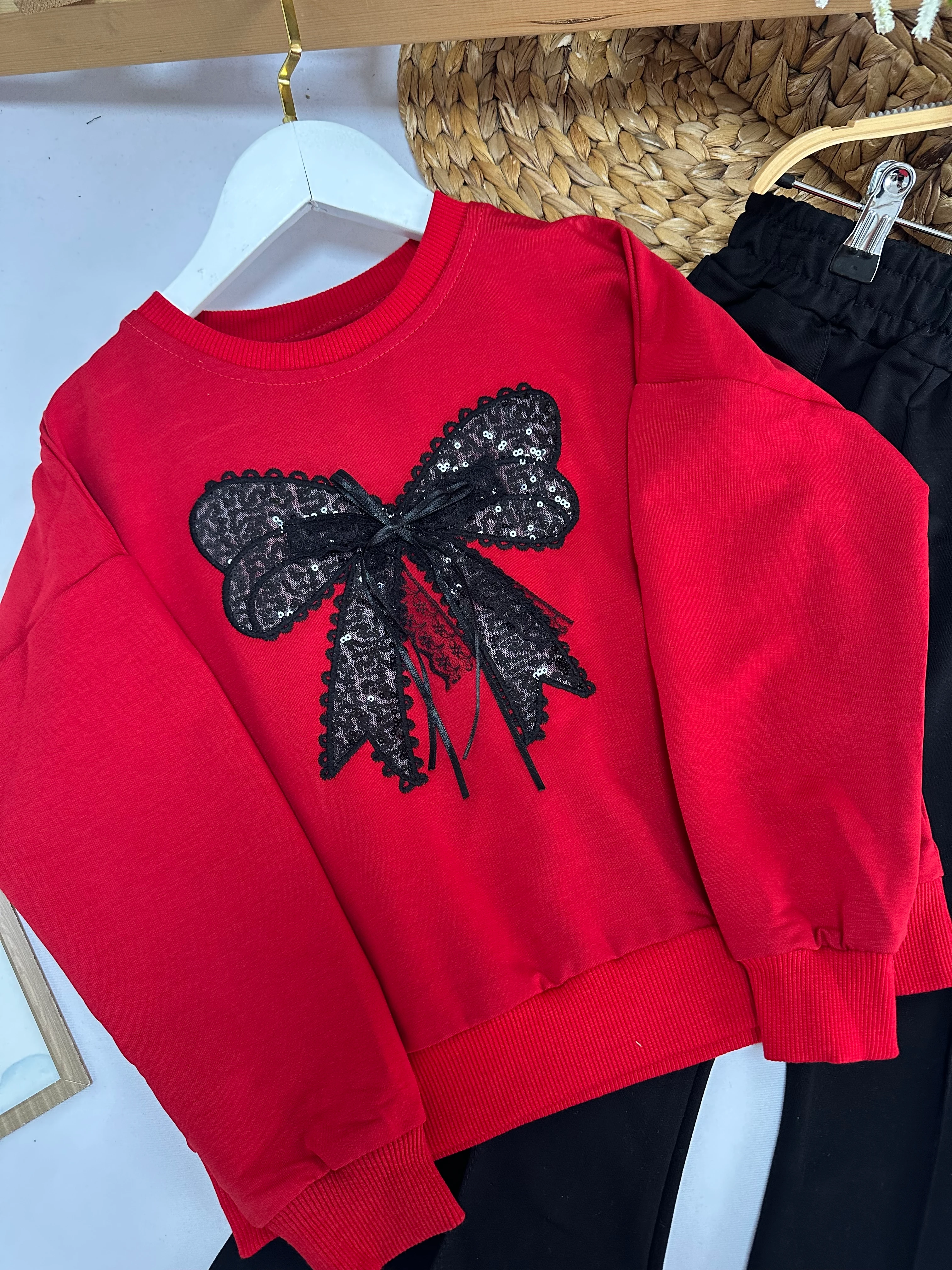 Kız Çocuk Siyah Kırmızı Dantel Fiyonk Desenli Takım