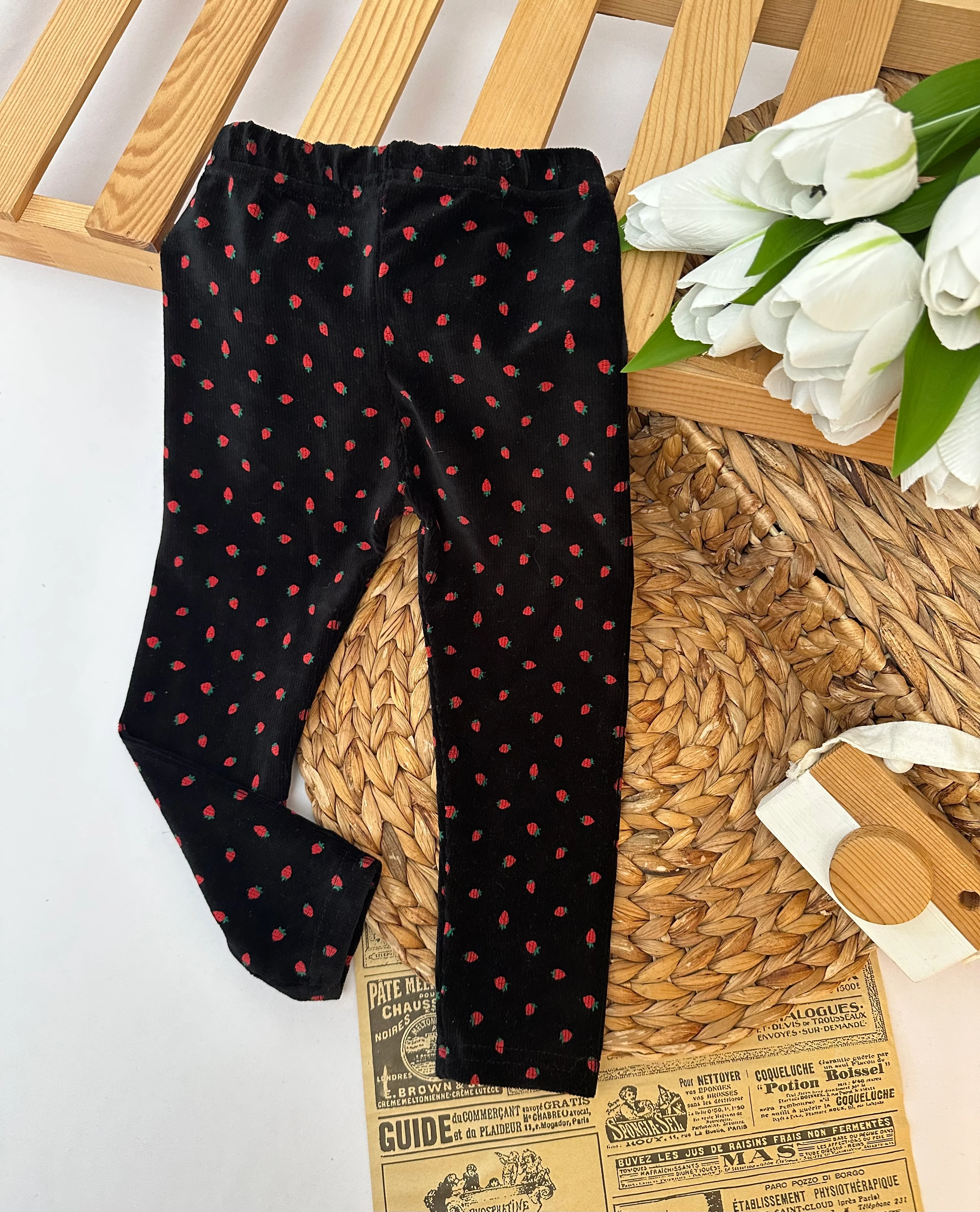 Kız Çocuk Siyah Çilekli Kadife Tayt