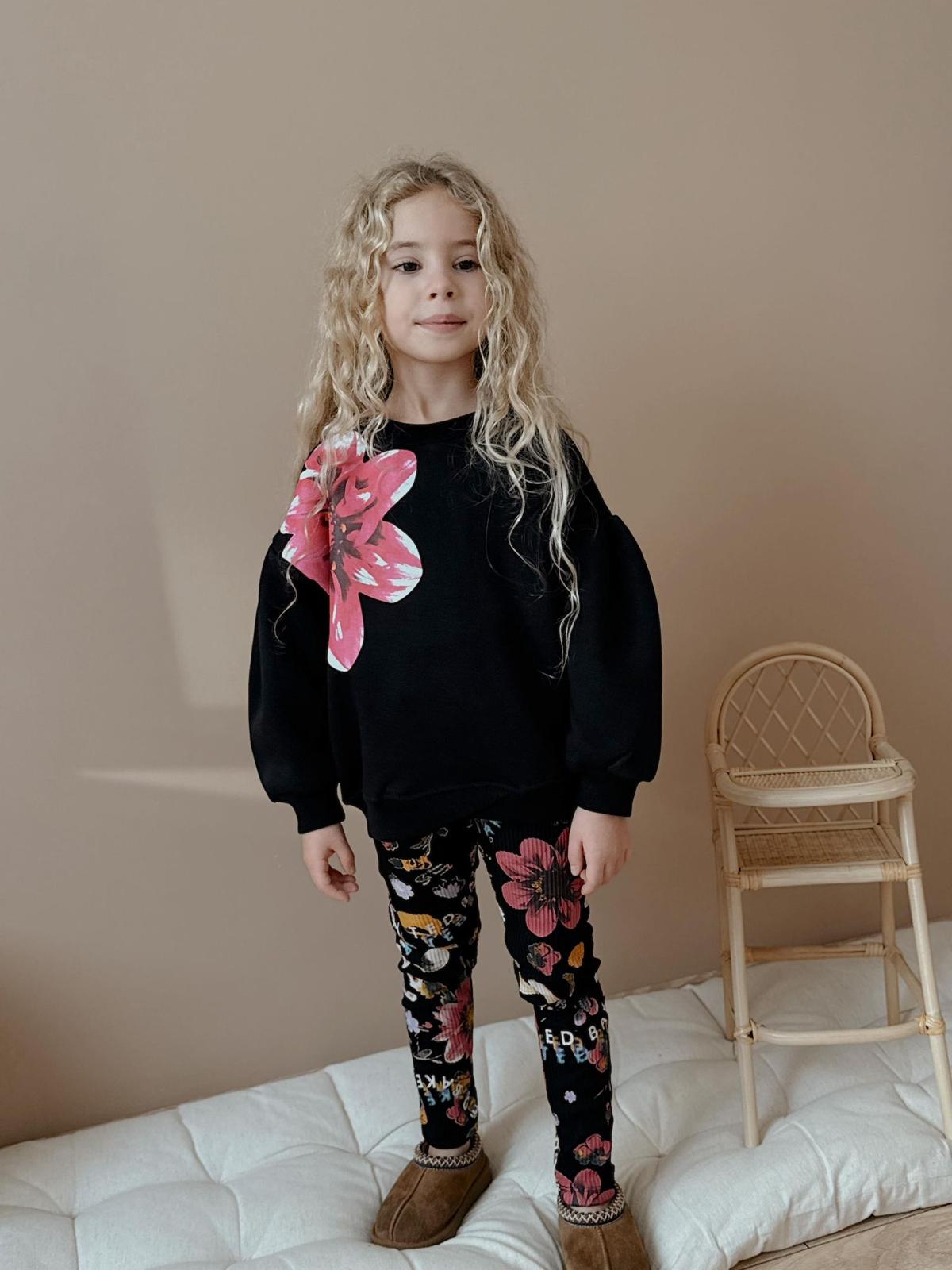 Kız Çocuk Siyah Omzunda Çiçek Desenli Takım