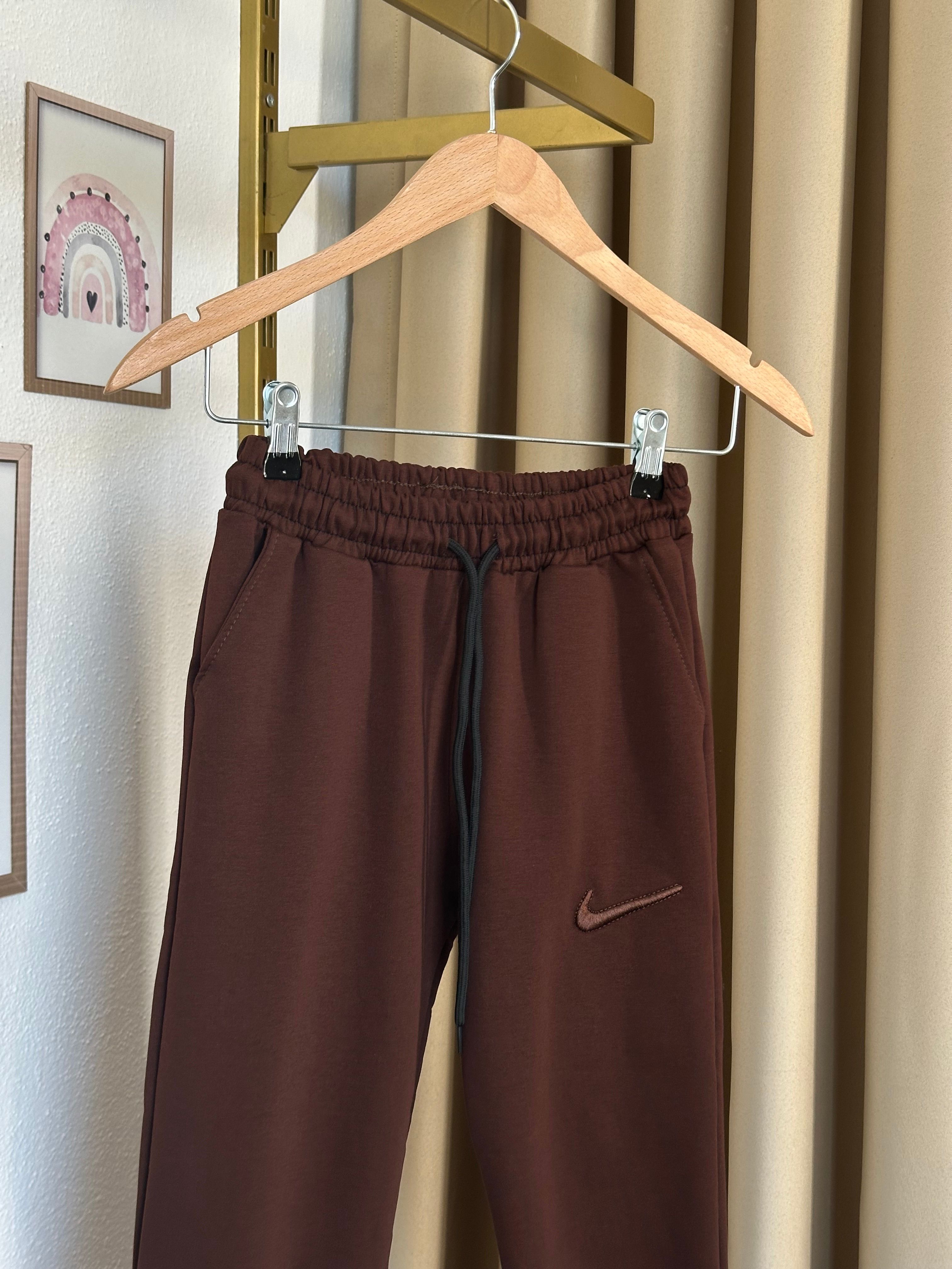 Kız Çocuk Kahverengi Nike Eşofman Altı 