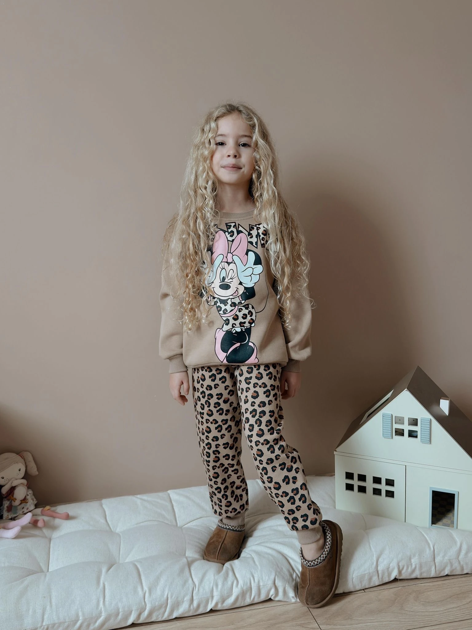 Kız Çocuk Bej Leopar Minnie Desenli Takım