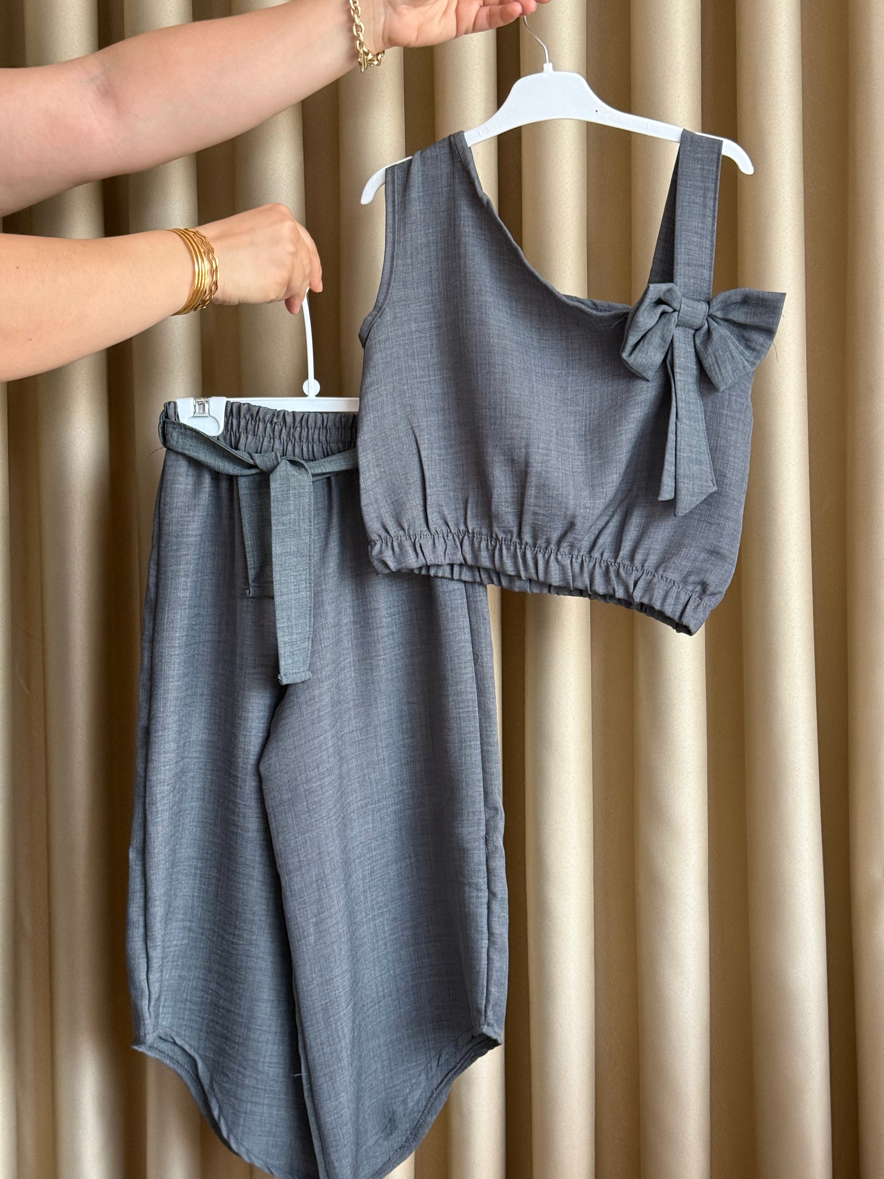Kız Çocuk Antrasit Fiyonklu Crop Pantolon Takım