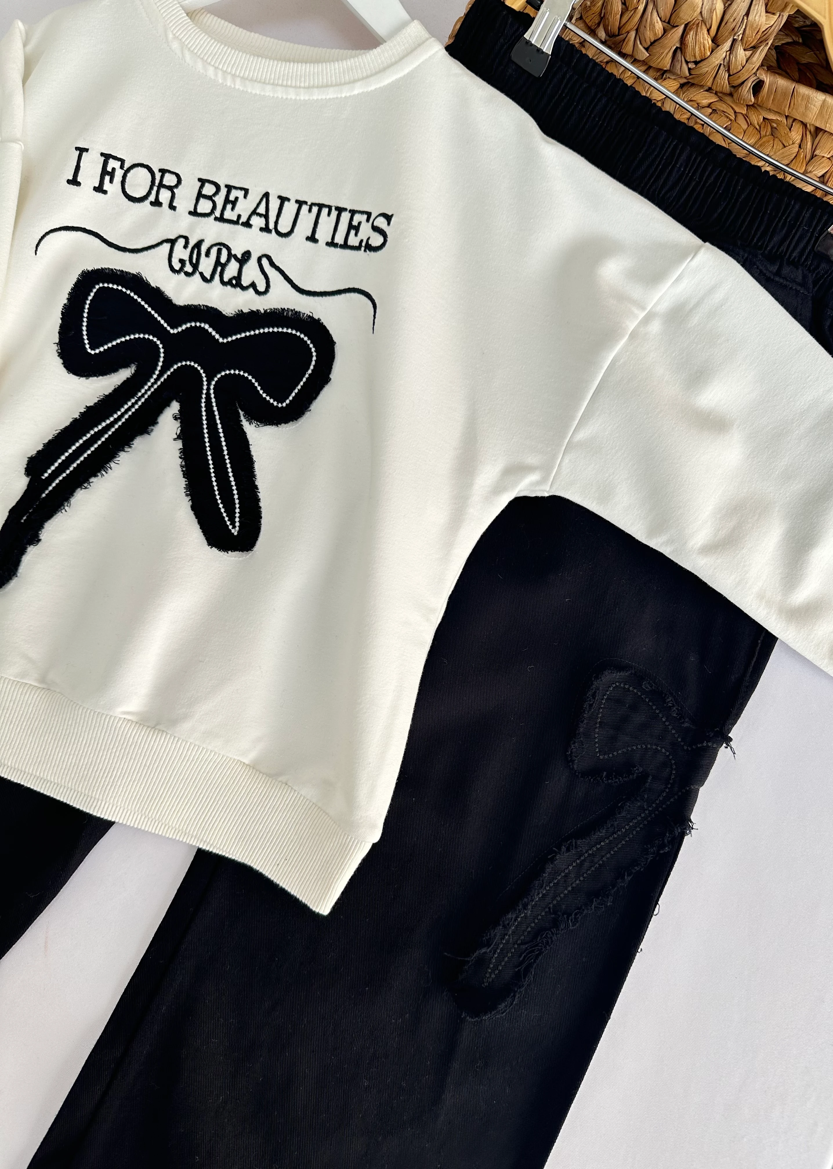 Kız Çocuk Siyah Kurdele Pantolonlu Takım