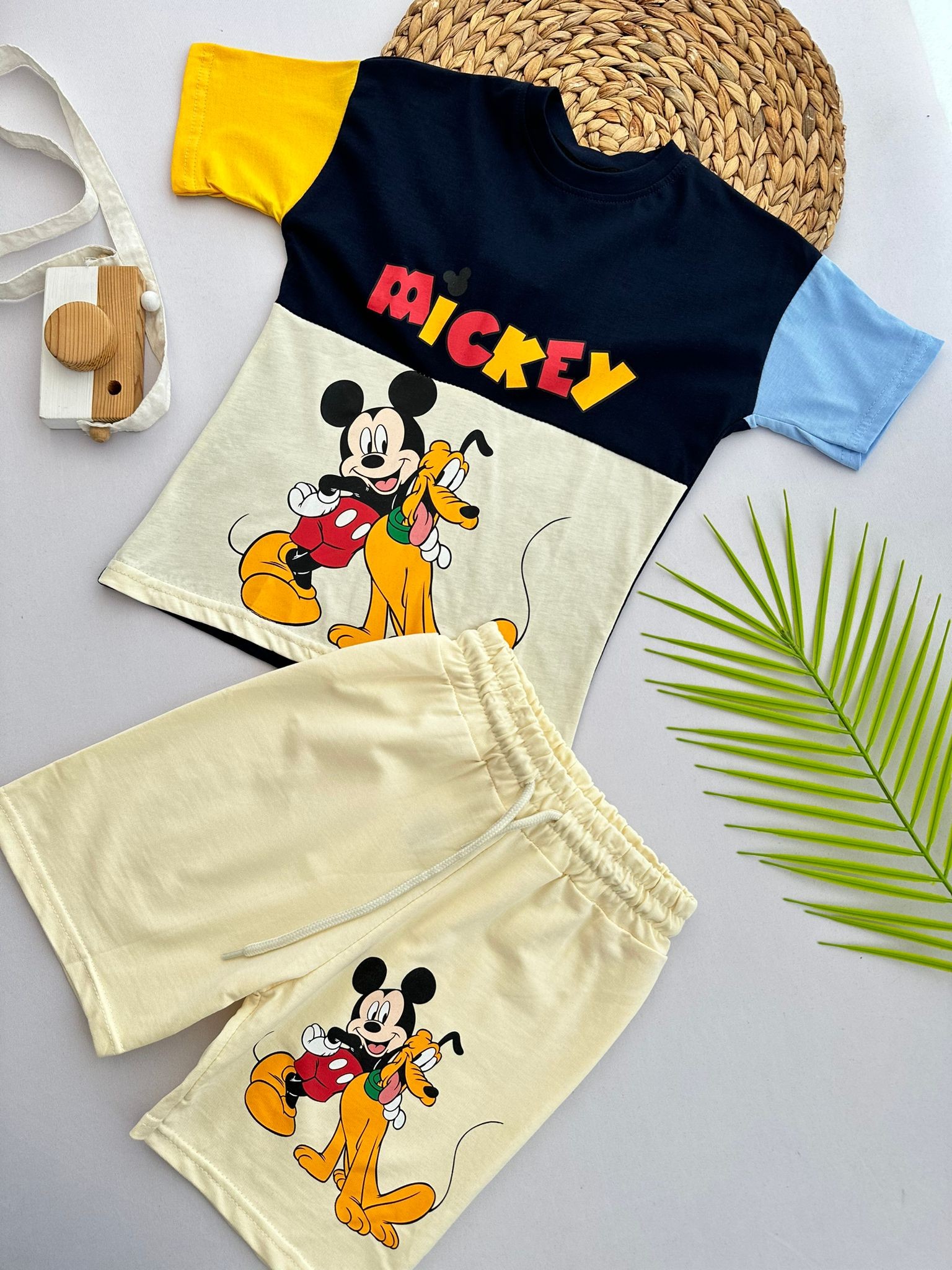 Erkek Çocuk Krem Mickey Şortlu Takım