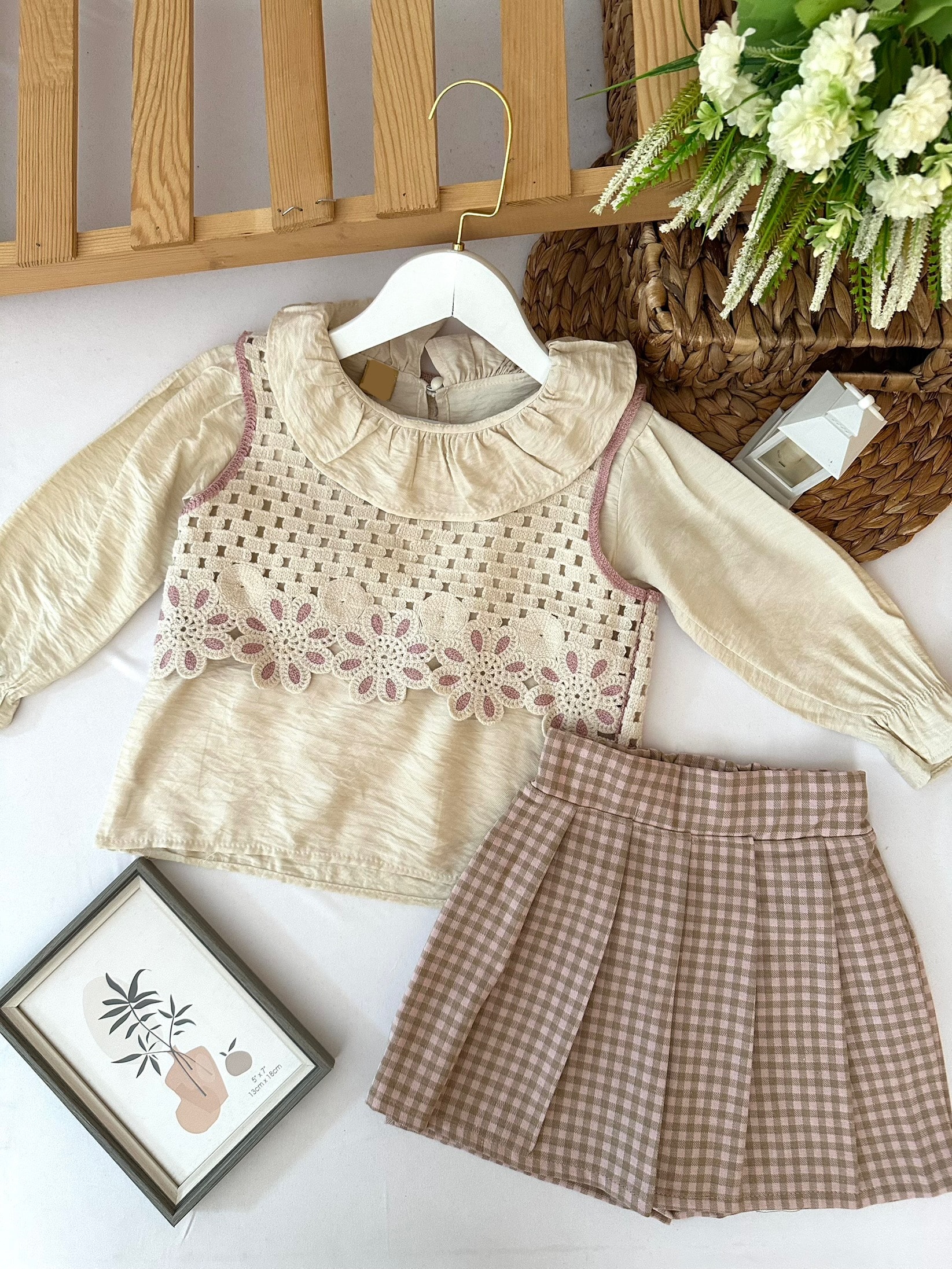 Kız Çocuk Pembe Çiçekli Dantel Yelekli Şort  Etek Takım