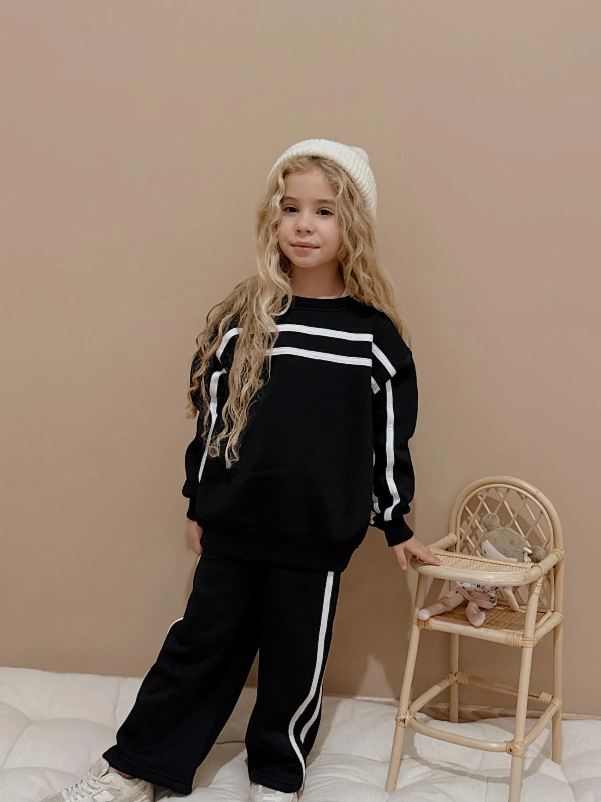 Kız Çocuk Siyah Çizgi Şeritli Takım
