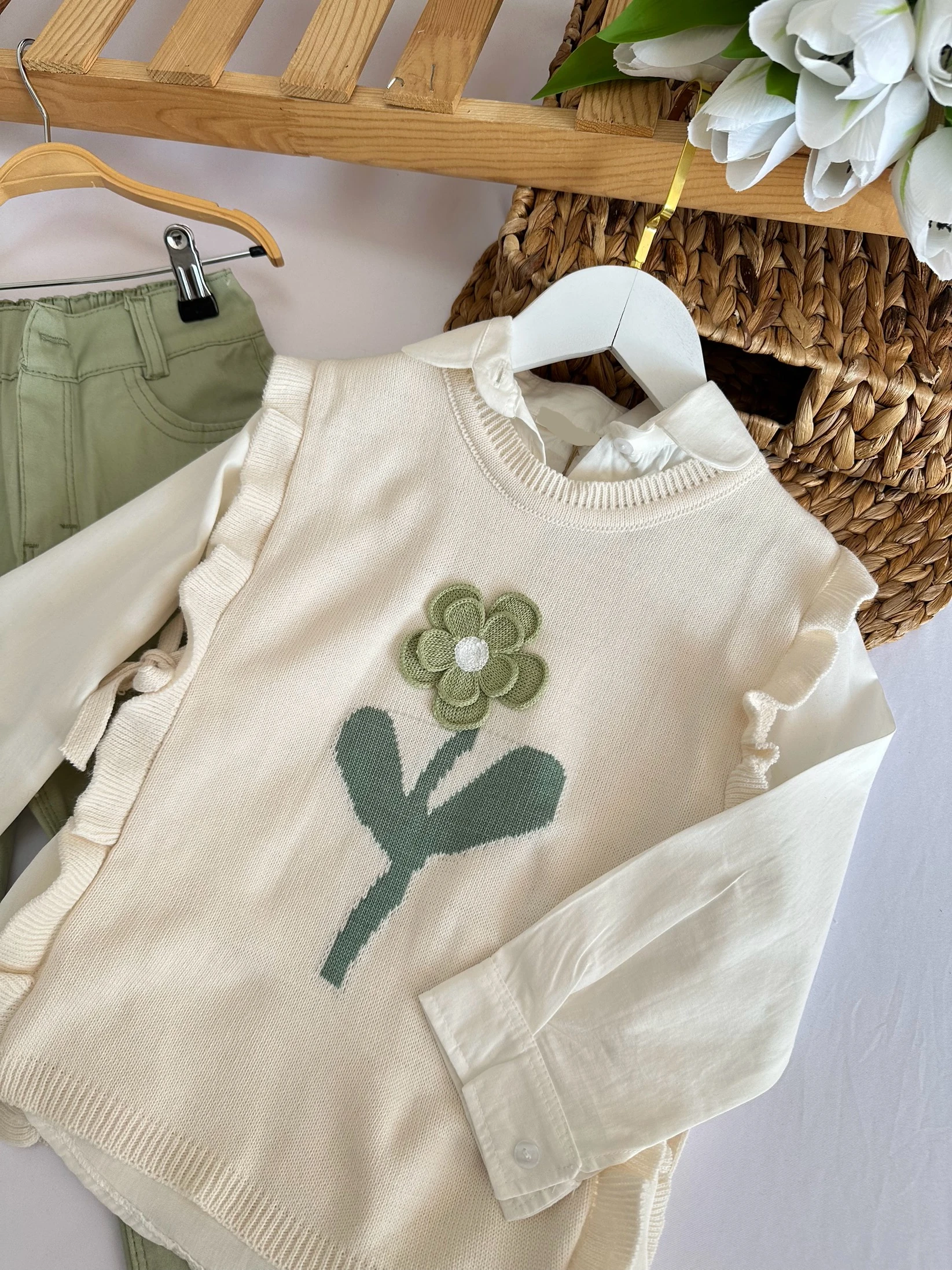 Kız Çocuk Yeşil Çiçek Desenli Yelekli  3'lü Takım