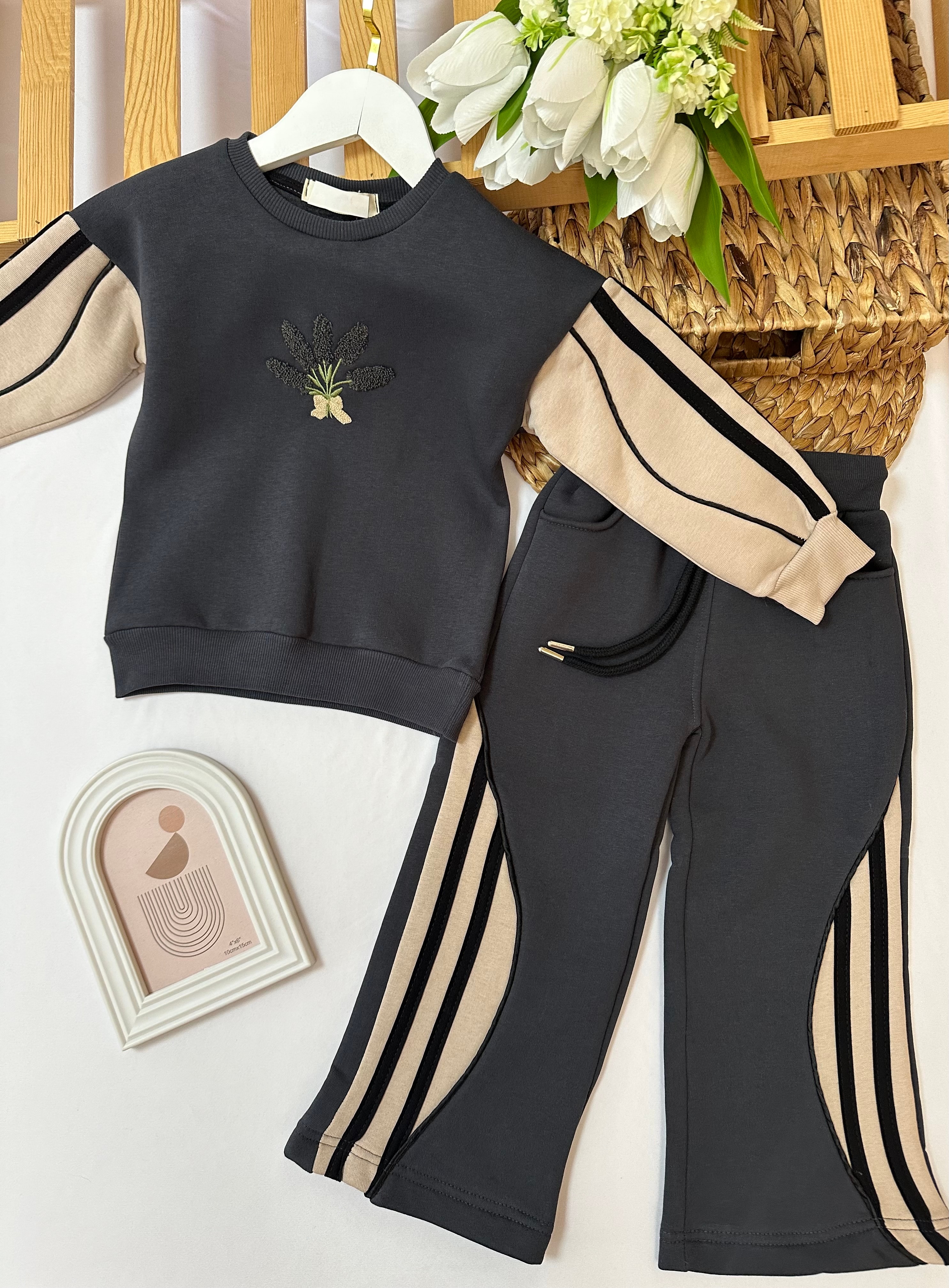 Kız Çocuk Antrasit Çiçek Nakışlı Takım